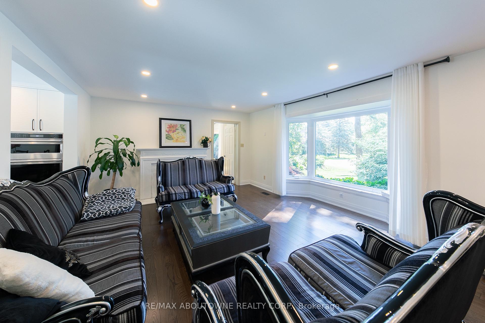 Photo 4 of 1201 Botany Hill W, Oakville, Morrison — HOMEH
