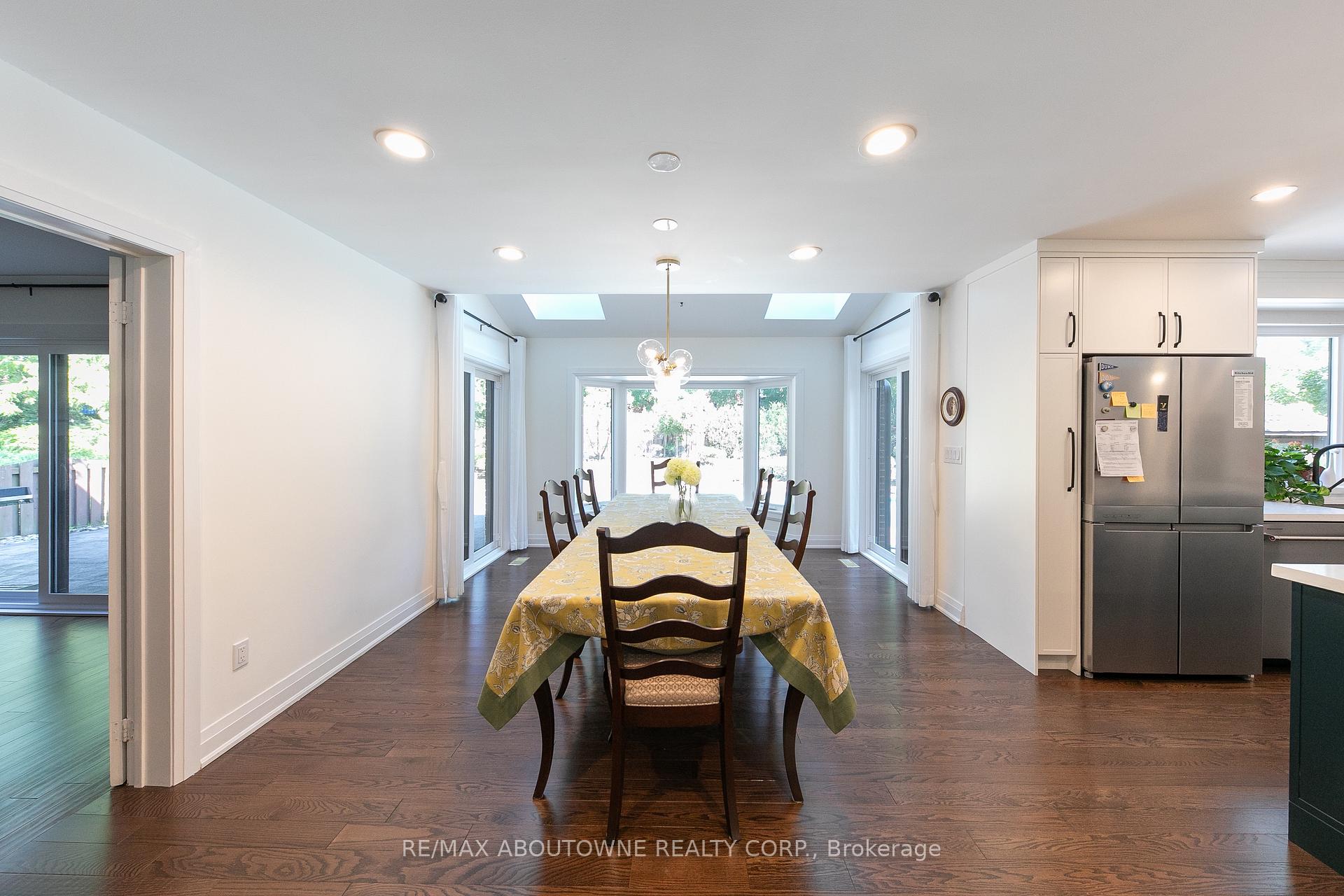 Photo 10 of 1201 Botany Hill W, Oakville, Morrison — HOMEH