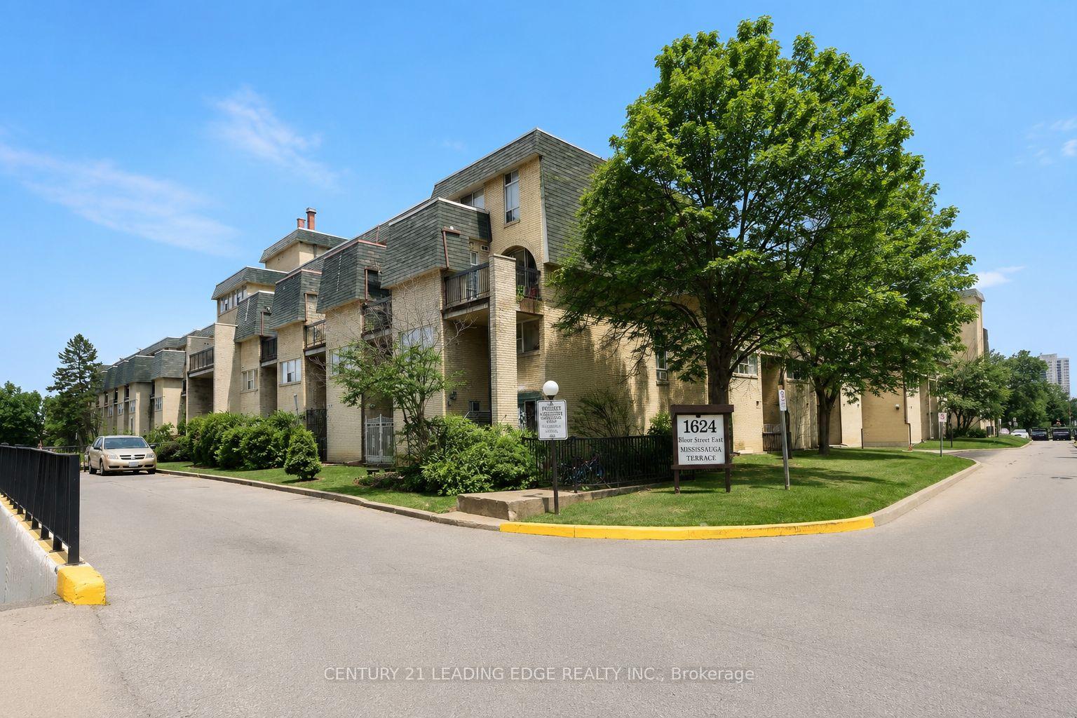 Photo of Unit 82, 1624 Bloor Street