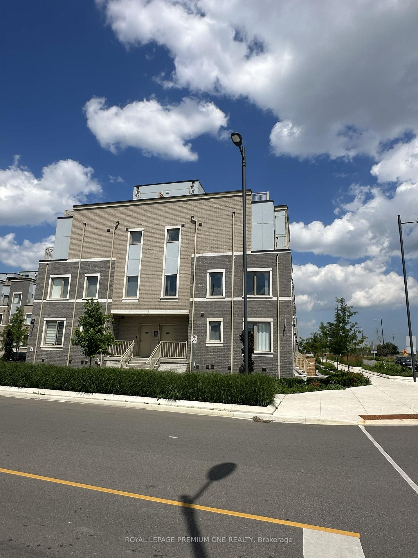 Photo 1 of Unit 269, 150 Honeycrisp Crescent, Vaughan, Vaughan Corporate Centre — HOMEH