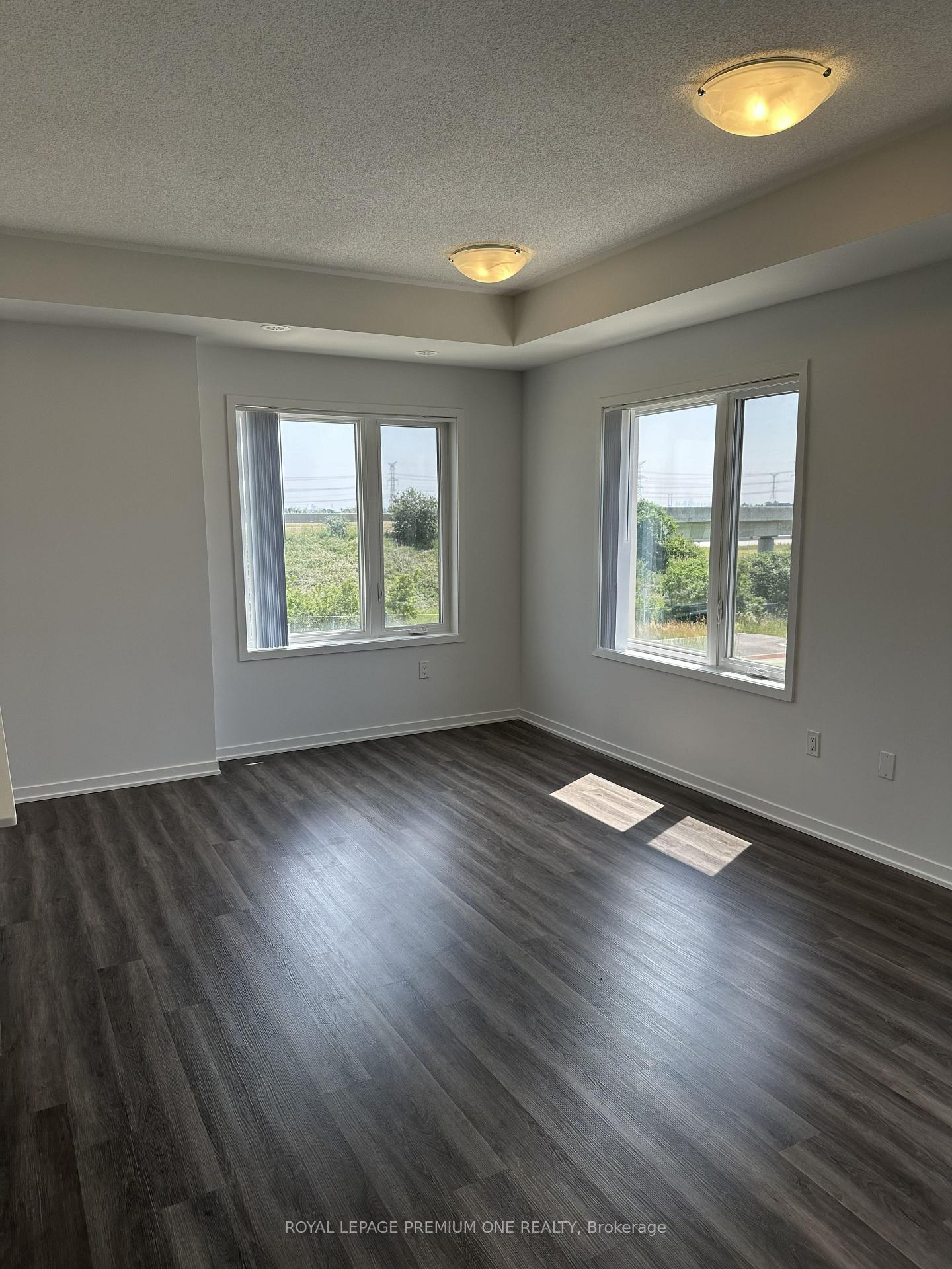 Photo 9 of Unit 269, 150 Honeycrisp Crescent, Vaughan, Vaughan Corporate Centre — HOMEH