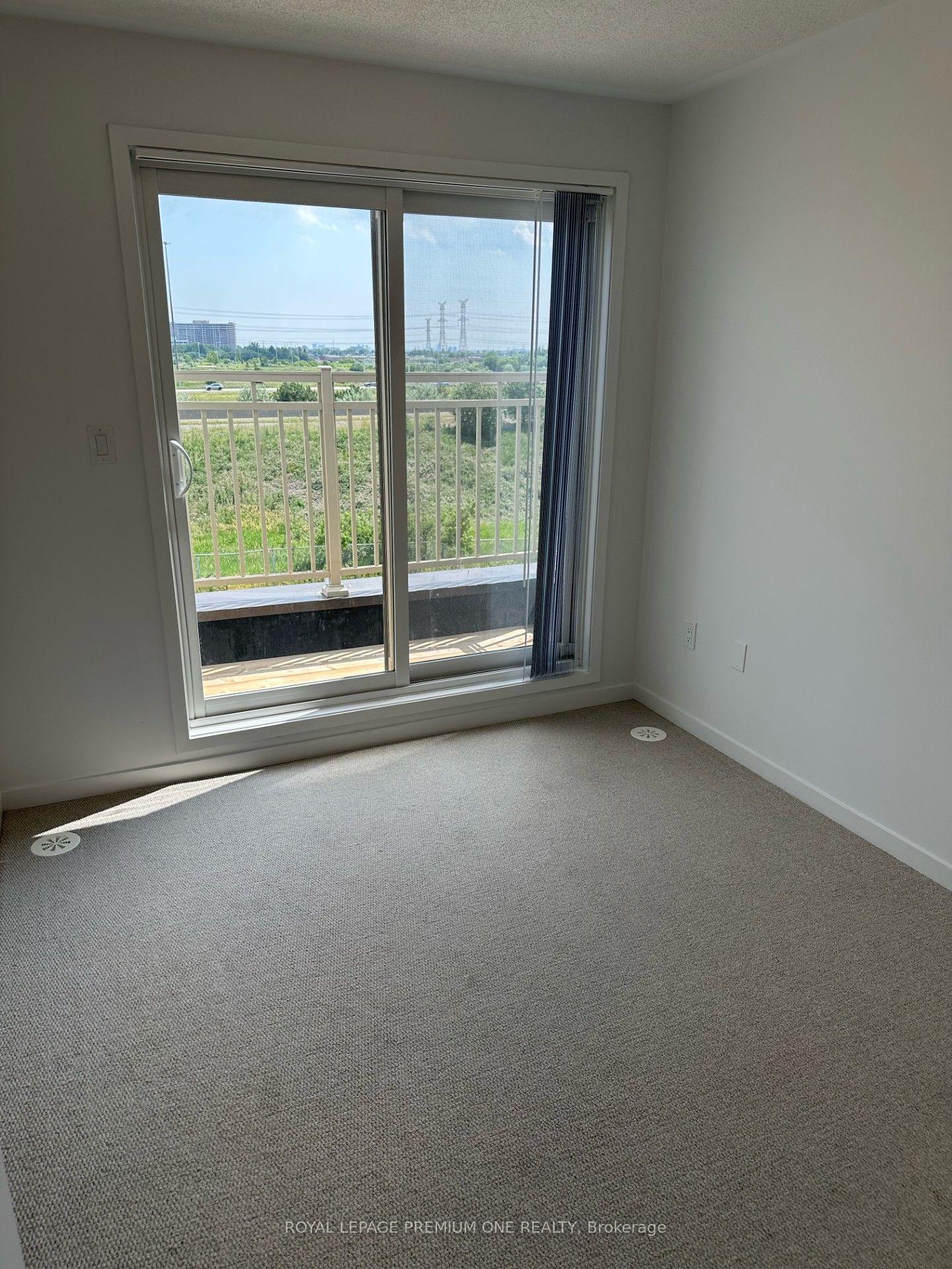 Photo 12 of Unit 269, 150 Honeycrisp Crescent, Vaughan, Vaughan Corporate Centre — HOMEH