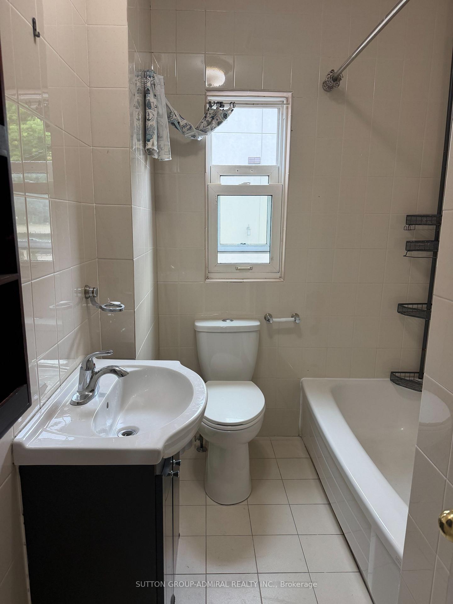Photo 8 of Unit 2, 1190 Avenue Road, Toronto, Lawrence Park South — HOMEH