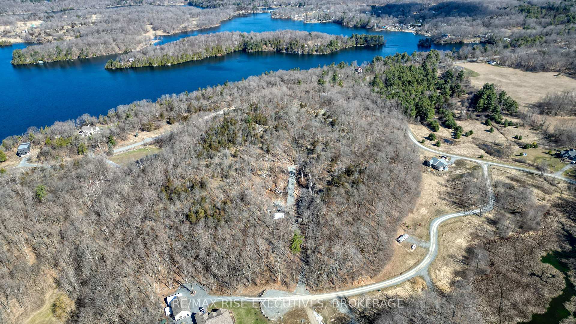 Photo 4 of 6 Cranberry Cove Lane, Frontenac, Frontenac South — HOMEH