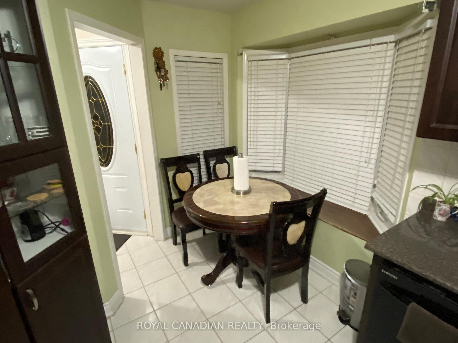 Photo 3 of Unit Upper, 9 Clarion Crescent, Markham, Middlefield — HOMEH