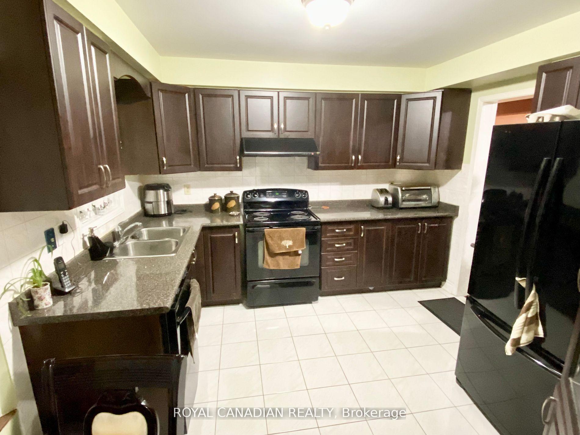 Photo 4 of Unit Upper, 9 Clarion Crescent, Markham, Middlefield — HOMEH