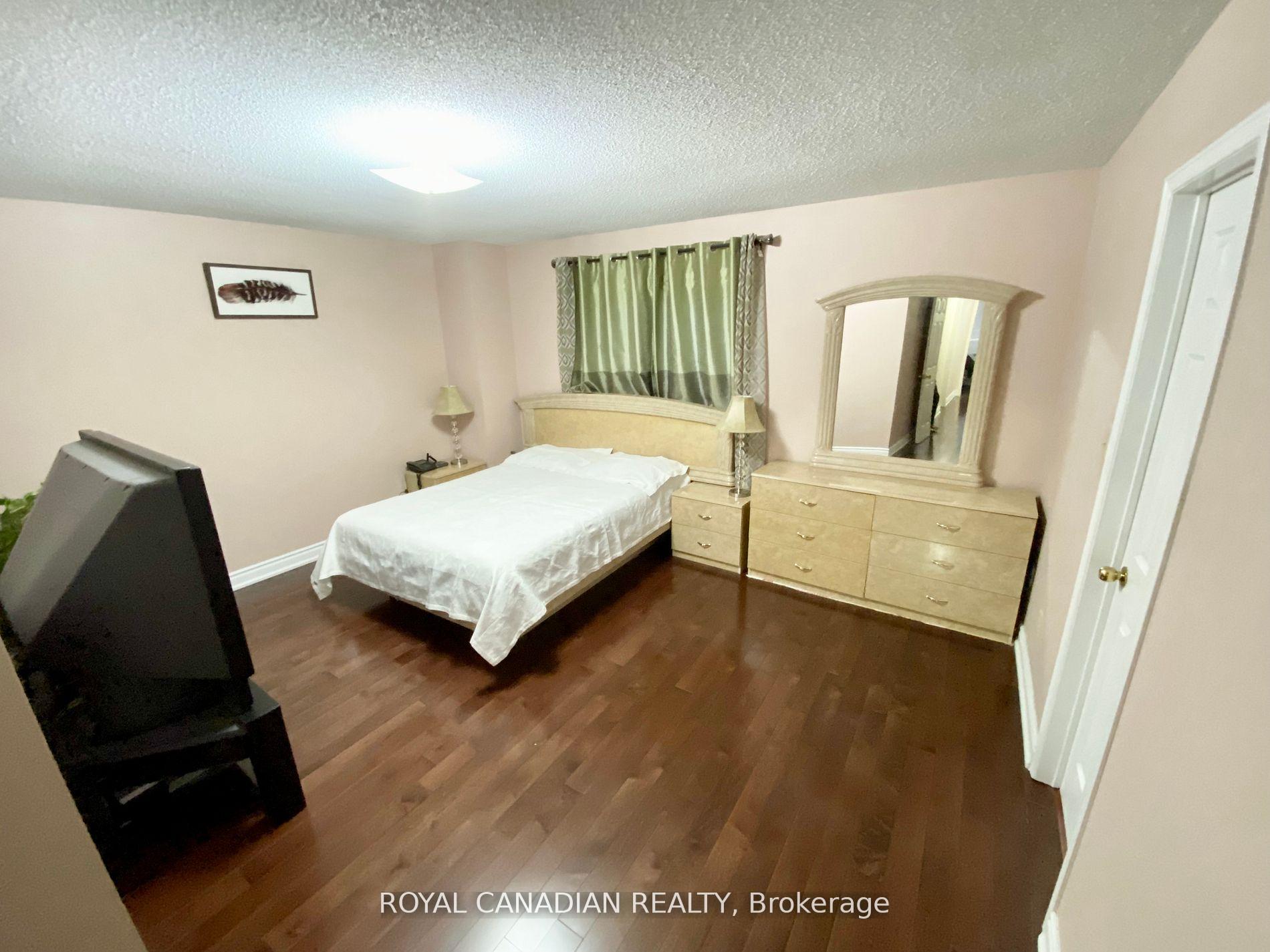 Photo 13 of Unit Upper, 9 Clarion Crescent, Markham, Middlefield — HOMEH