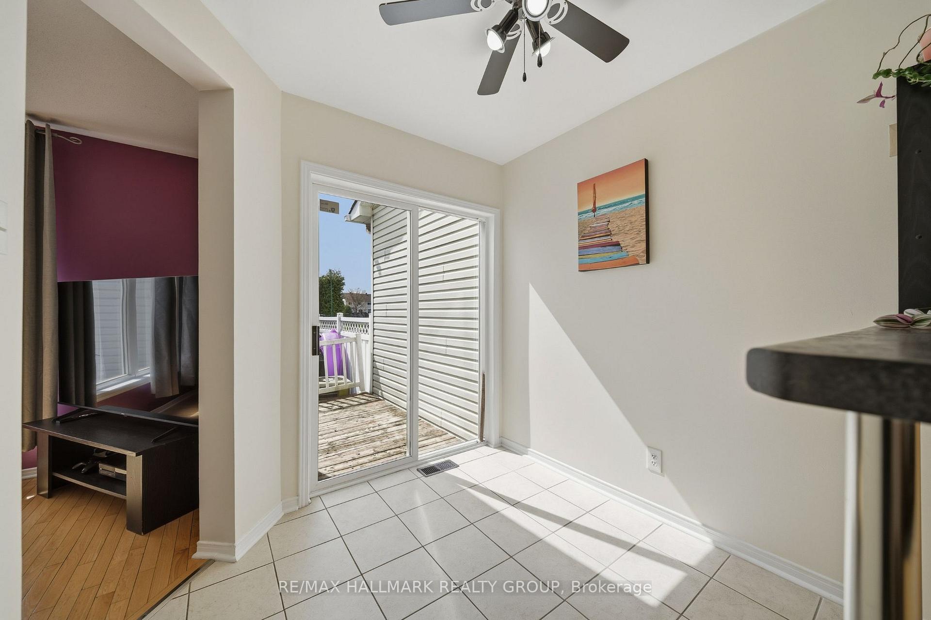 Photo 10 of 902 Paradise Crescent, Ottawa, Fallingbrook/Gardenway South — HOMEH
