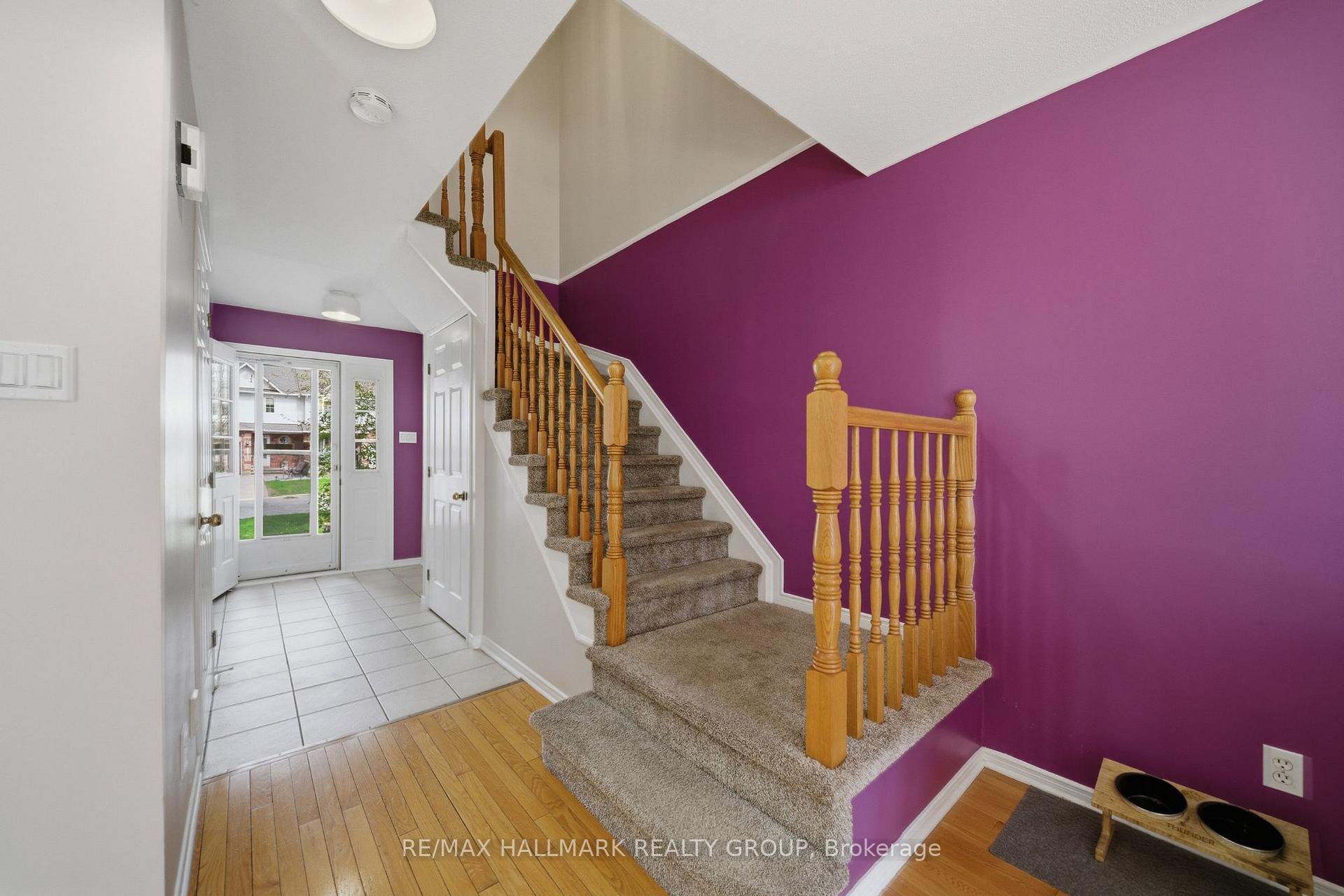 Photo 13 of 902 Paradise Crescent, Ottawa, Fallingbrook/Gardenway South — HOMEH