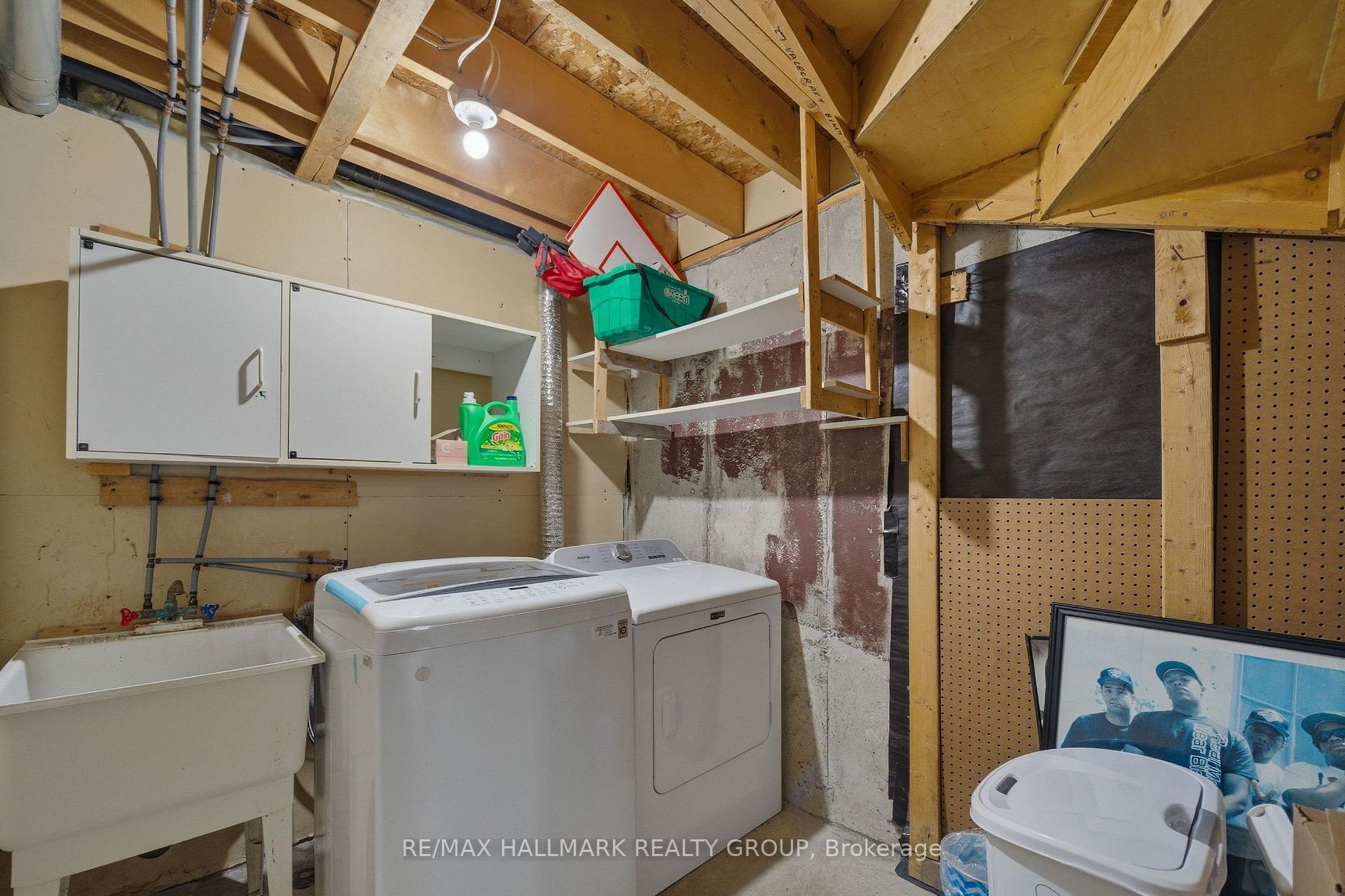 Photo 24 of 902 Paradise Crescent, Ottawa, Fallingbrook/Gardenway South — HOMEH