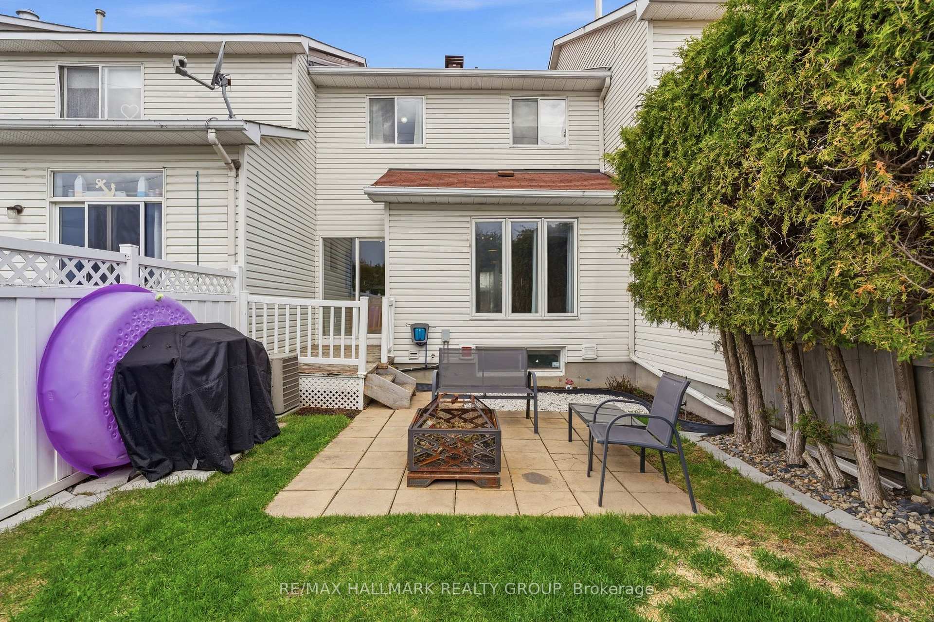 Photo 27 of 902 Paradise Crescent, Ottawa, Fallingbrook/Gardenway South — HOMEH