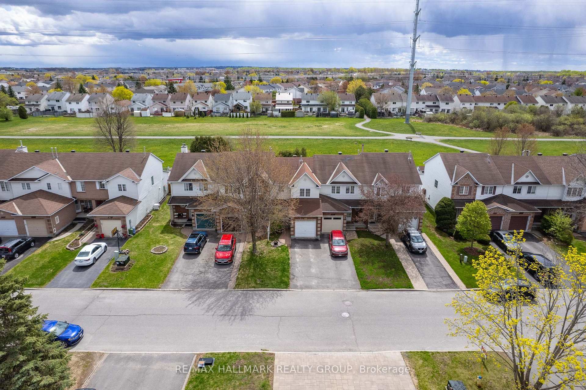 Photo 29 of 902 Paradise Crescent, Ottawa, Fallingbrook/Gardenway South — HOMEH