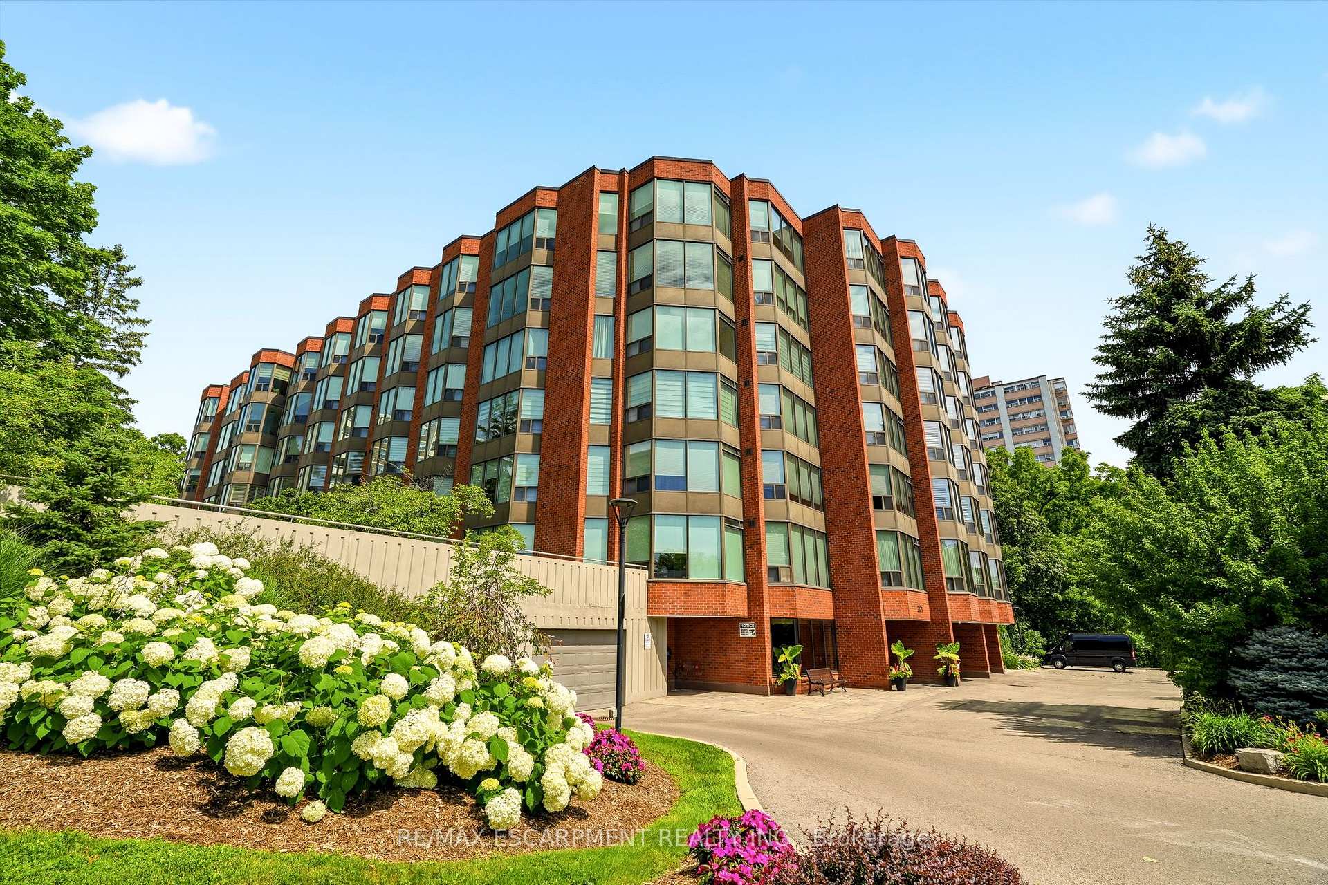 Front of Unit 507, 2121 Lakeshore Road
