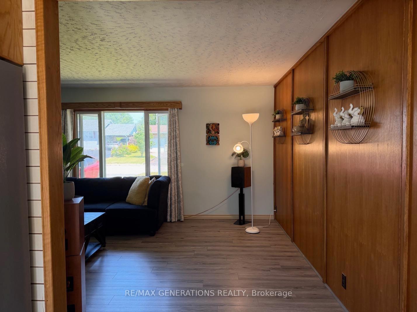 Photo 3 of 82 Lakeview Drive, Terrace Bay — HOMEH