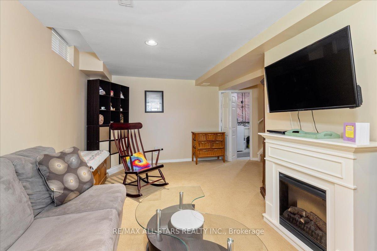 Photo 20 of 66 Kyle Crescent, Georgina, Keswick North — HOMEH
