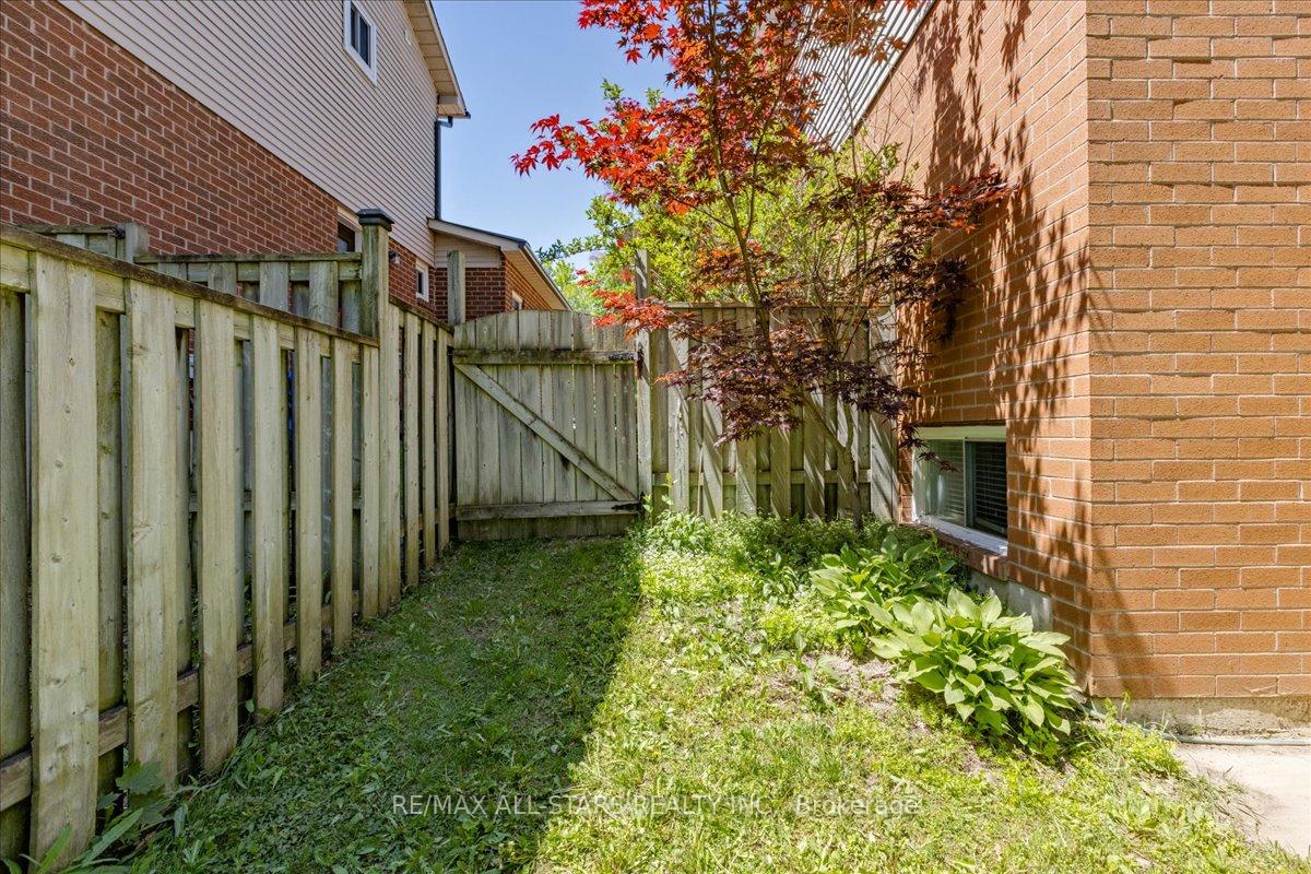Photo 32 of 66 Kyle Crescent, Georgina, Keswick North — HOMEH