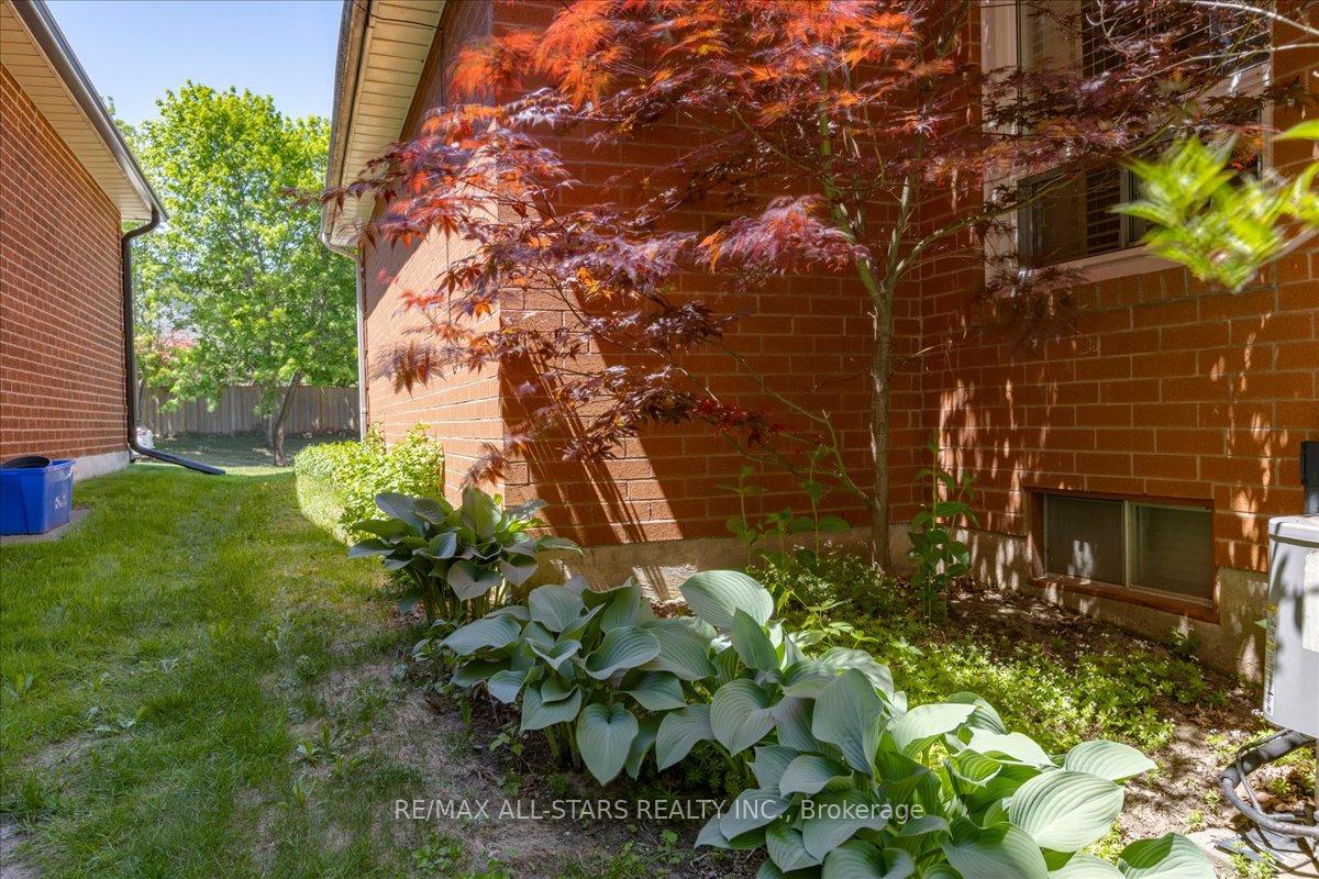 Photo 33 of 66 Kyle Crescent, Georgina, Keswick North — HOMEH