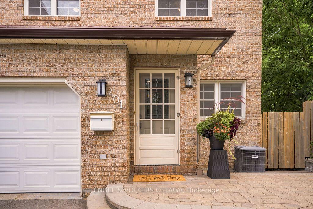 Photo 2 of 401 St. Denis Street, Ottawa, Vanier — HOMEH