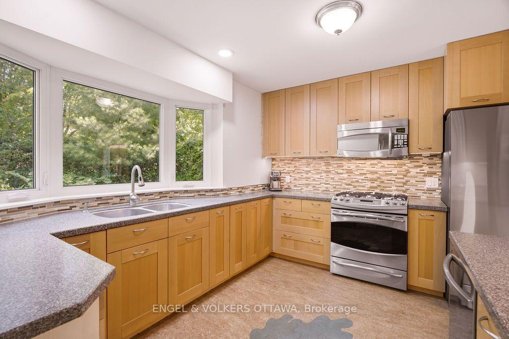 Photo 15 of 401 St. Denis Street, Ottawa, Vanier — HOMEH
