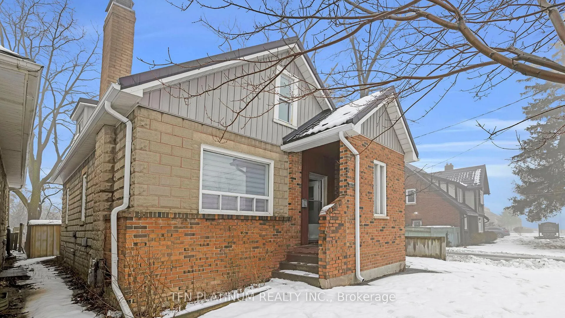 Photo 2 of Unit #1, 229 Queen Street W, Brampton, Downtown Brampton — HOMEH