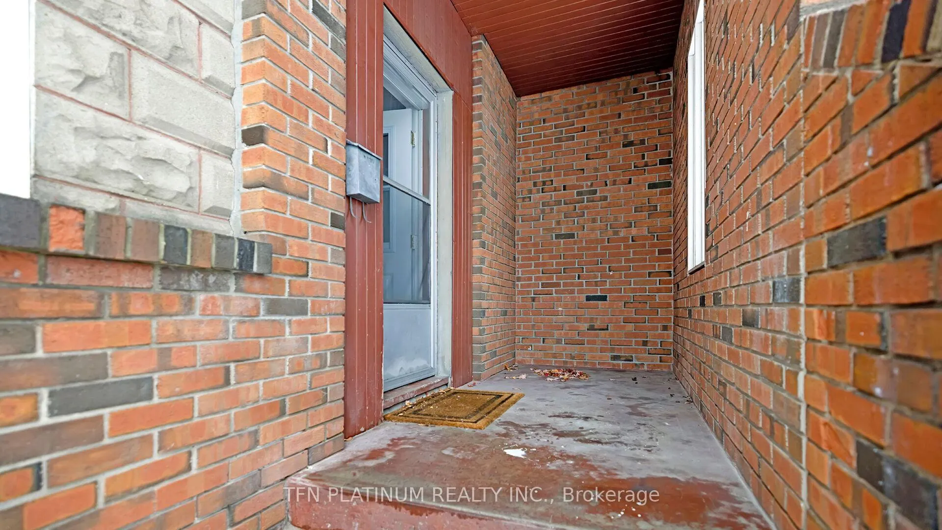Photo 3 of Unit #1, 229 Queen Street W, Brampton, Downtown Brampton — HOMEH