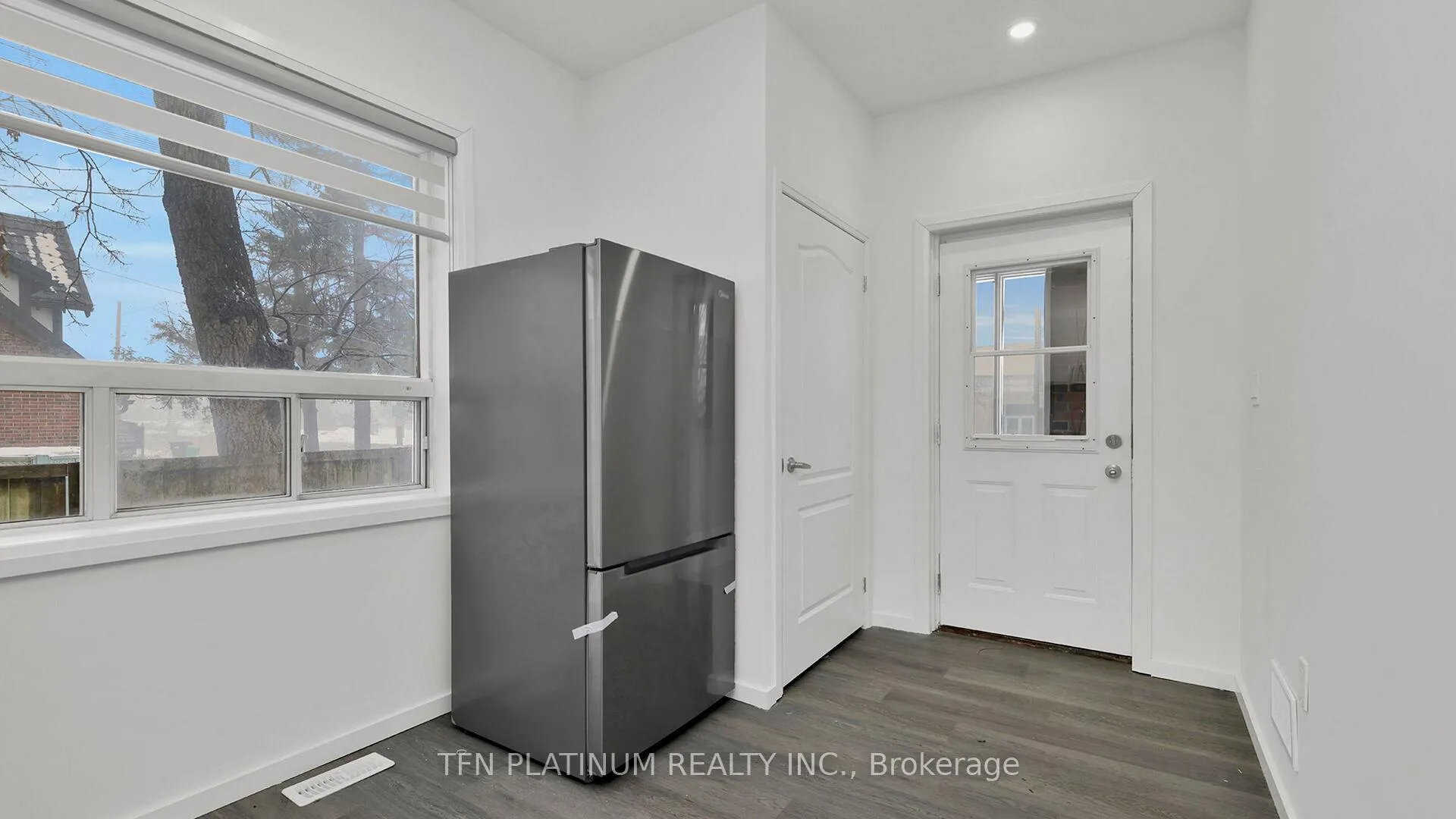 Photo 5 of Unit #1, 229 Queen Street W, Brampton, Downtown Brampton — HOMEH
