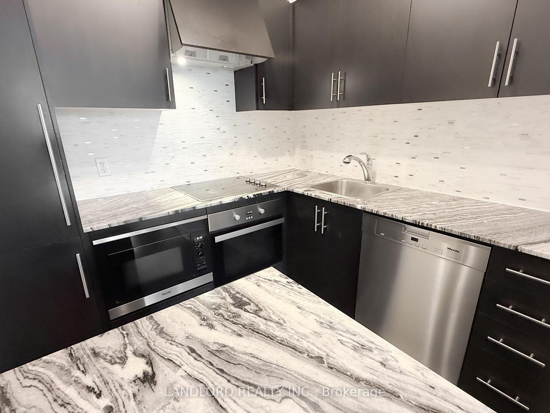 Photo 4 of Unit 521, 23 Glebe Road W, Toronto, Yonge-Eglinton — HOMEH