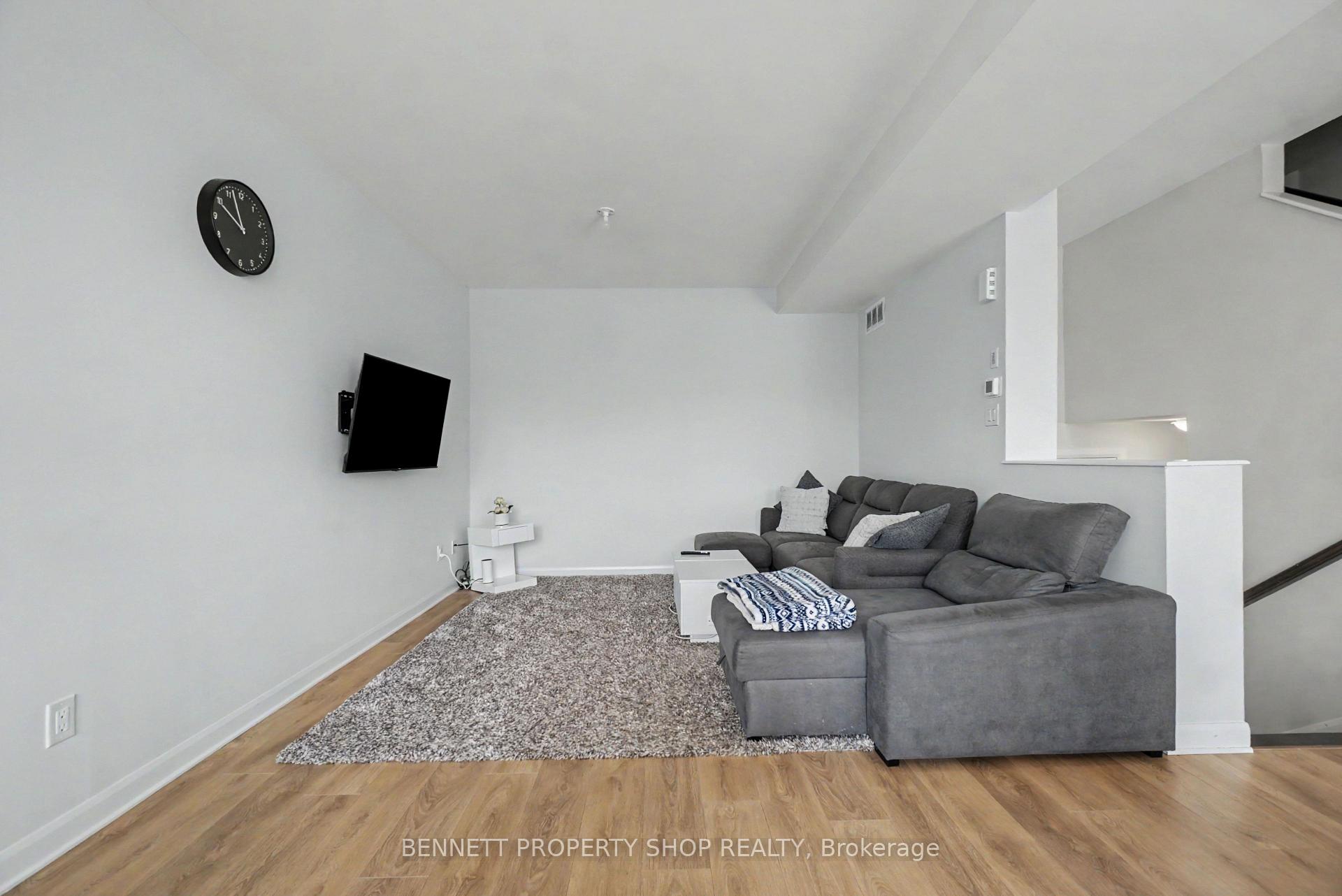 Photo 3 of 127 Attwell Private, Ottawa, Kanata - Morgan's Grant/South March — HOMEH