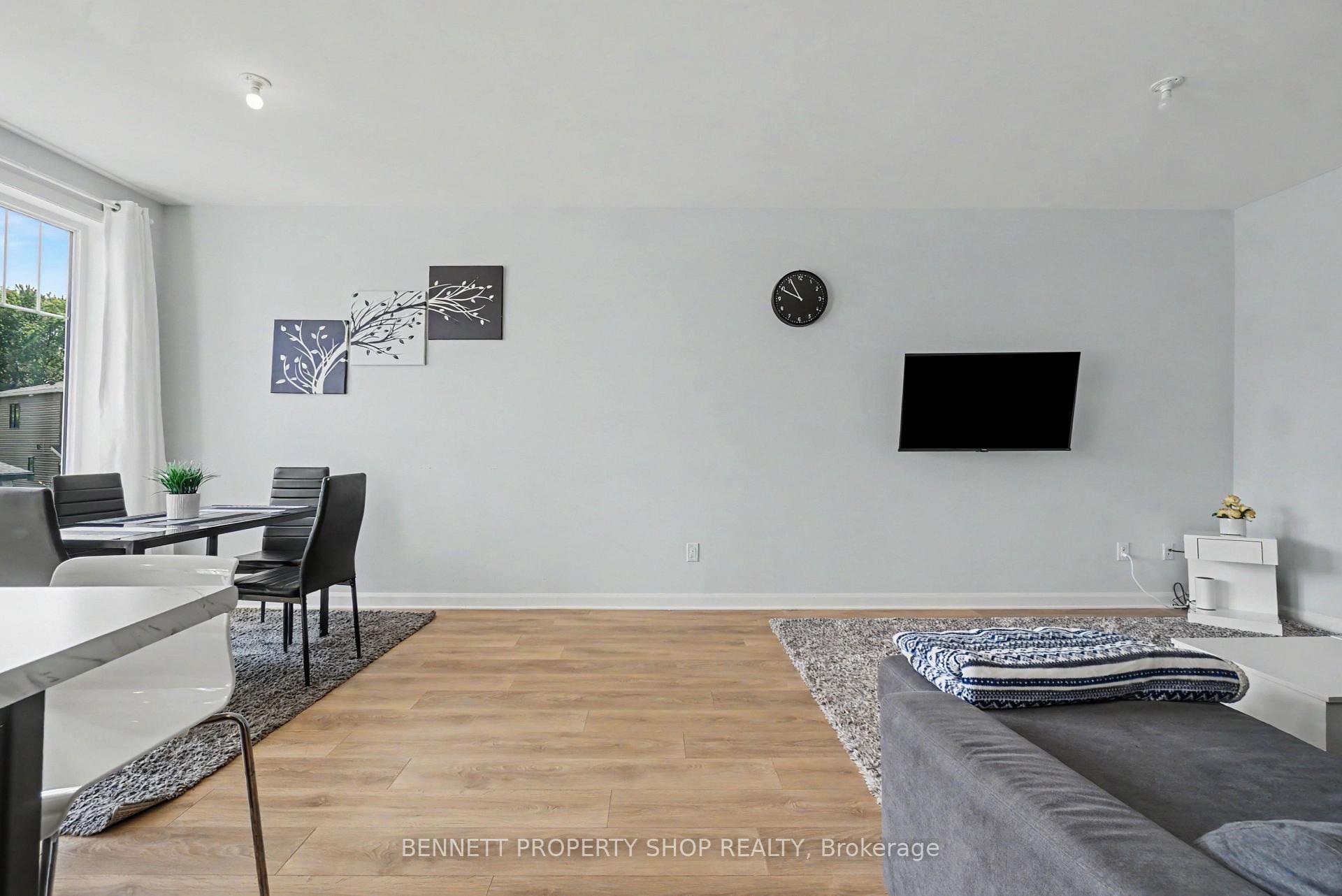 Photo 18 of 127 Attwell Private, Ottawa, Kanata - Morgan's Grant/South March — HOMEH