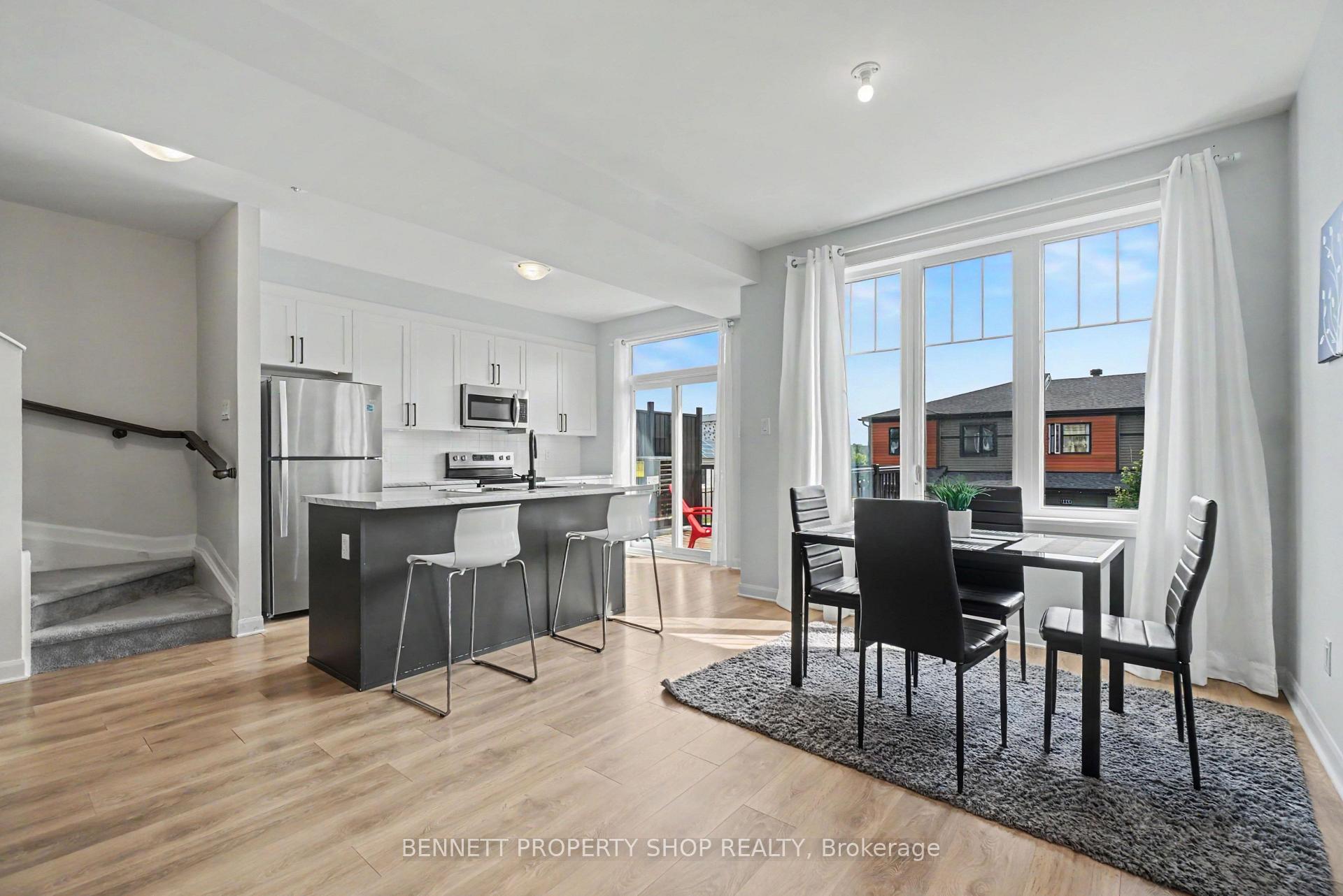 Photo 6 of 127 Attwell Private, Ottawa, Kanata - Morgan's Grant/South March — HOMEH