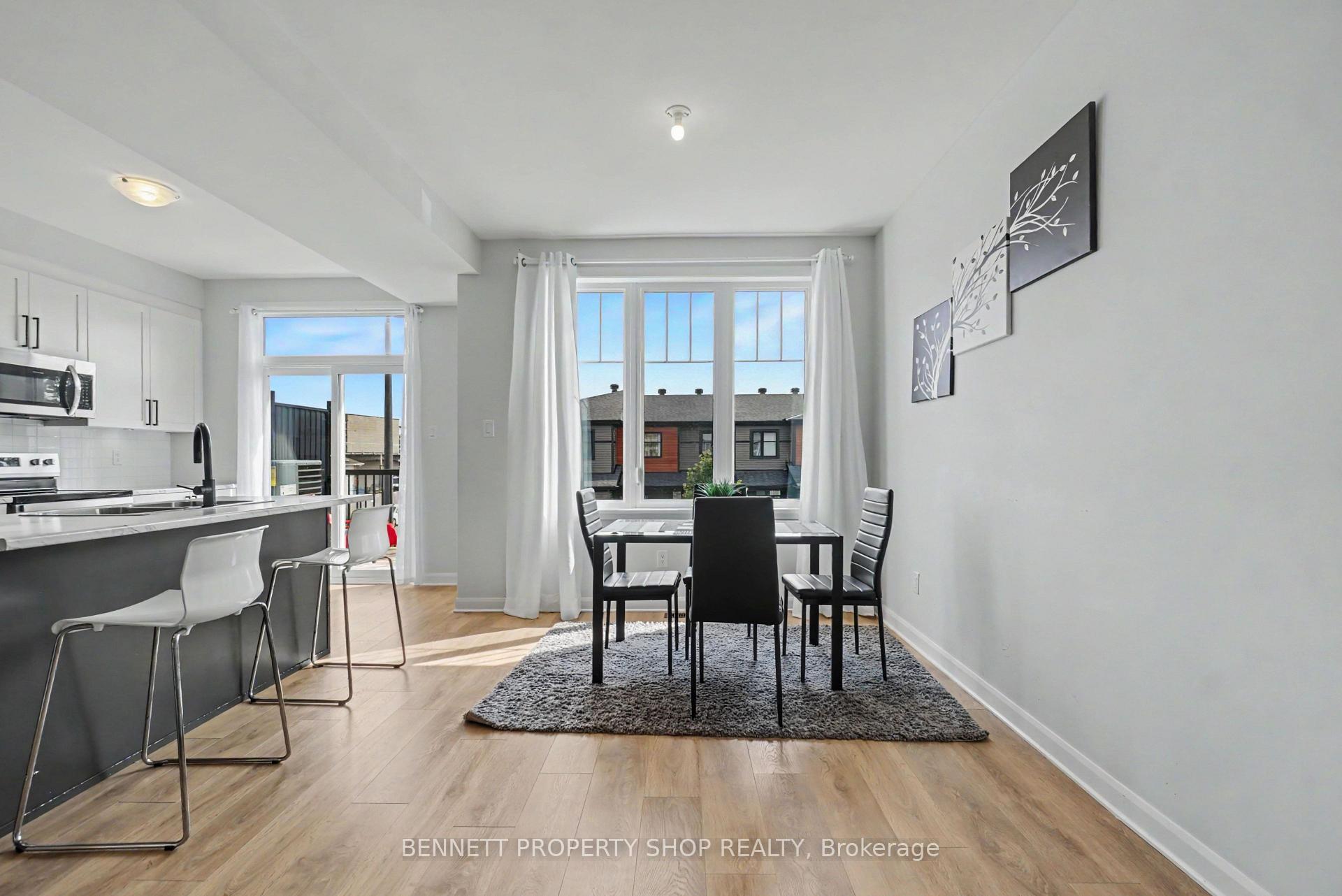 Photo 7 of 127 Attwell Private, Ottawa, Kanata - Morgan's Grant/South March — HOMEH