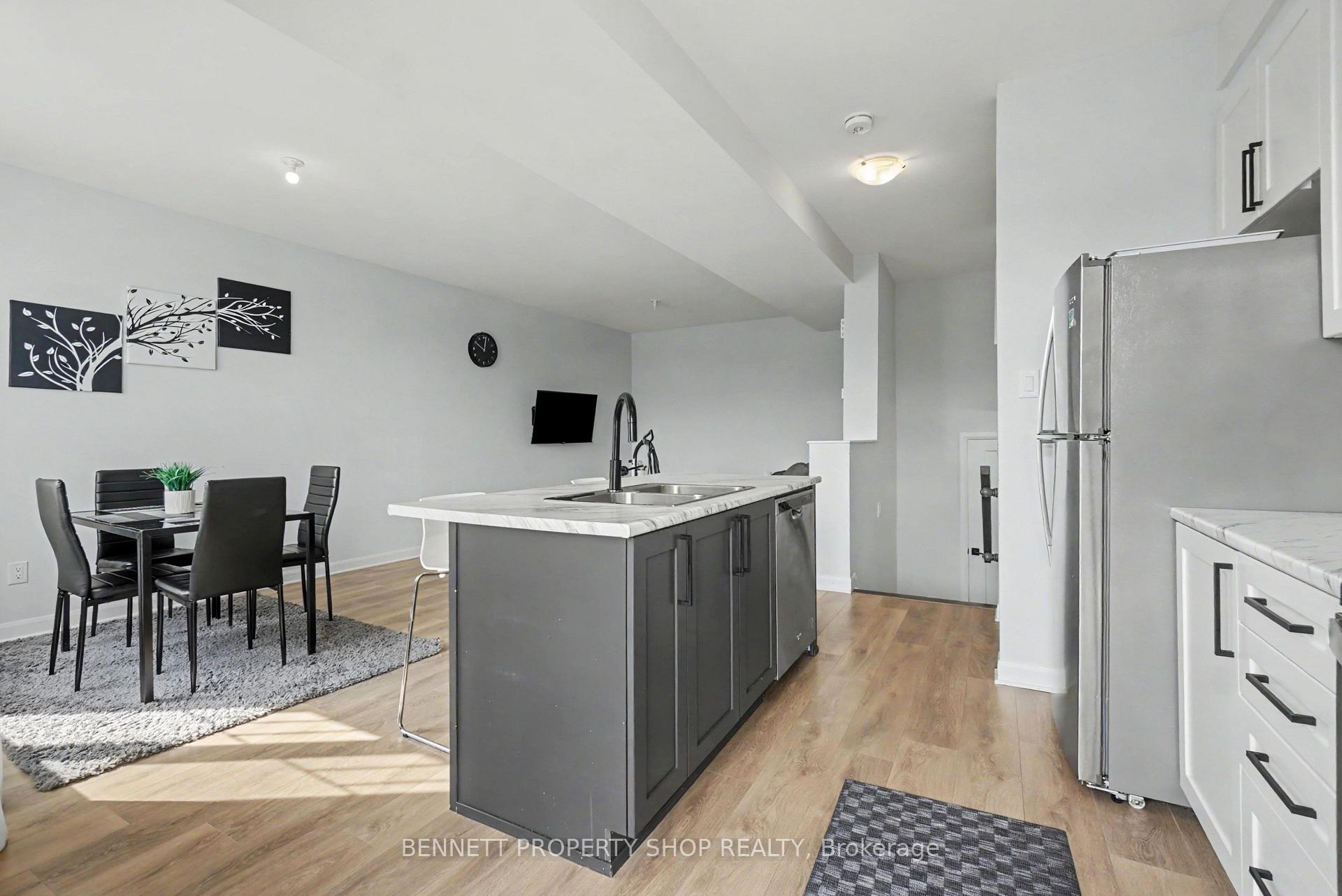 Photo 8 of 127 Attwell Private, Ottawa, Kanata - Morgan's Grant/South March — HOMEH