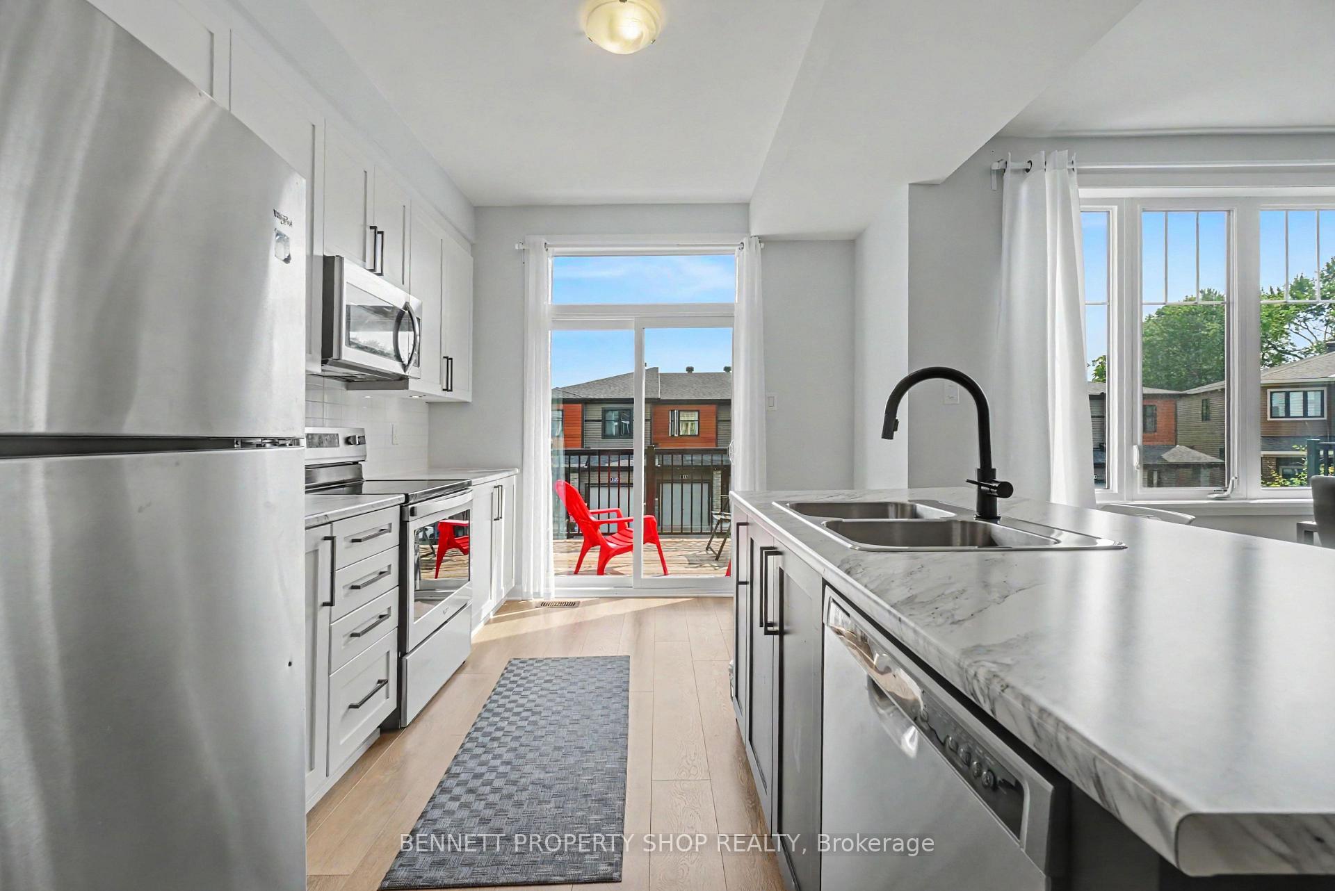 Photo 9 of 127 Attwell Private, Ottawa, Kanata - Morgan's Grant/South March — HOMEH