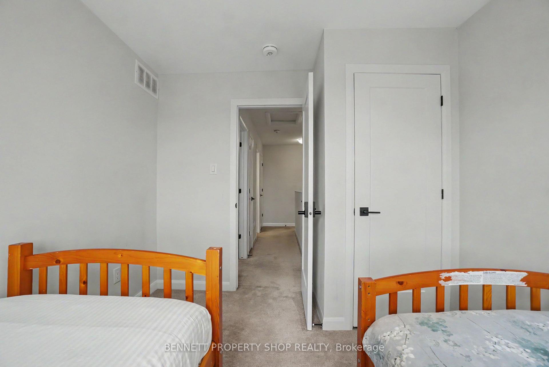Photo 20 of 127 Attwell Private, Ottawa, Kanata - Morgan's Grant/South March — HOMEH