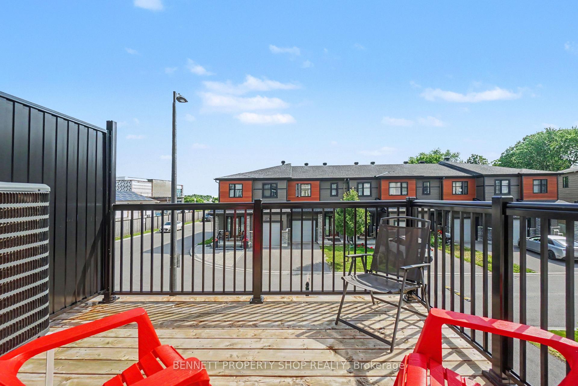 Photo 17 of 127 Attwell Private, Ottawa, Kanata - Morgan's Grant/South March — HOMEH