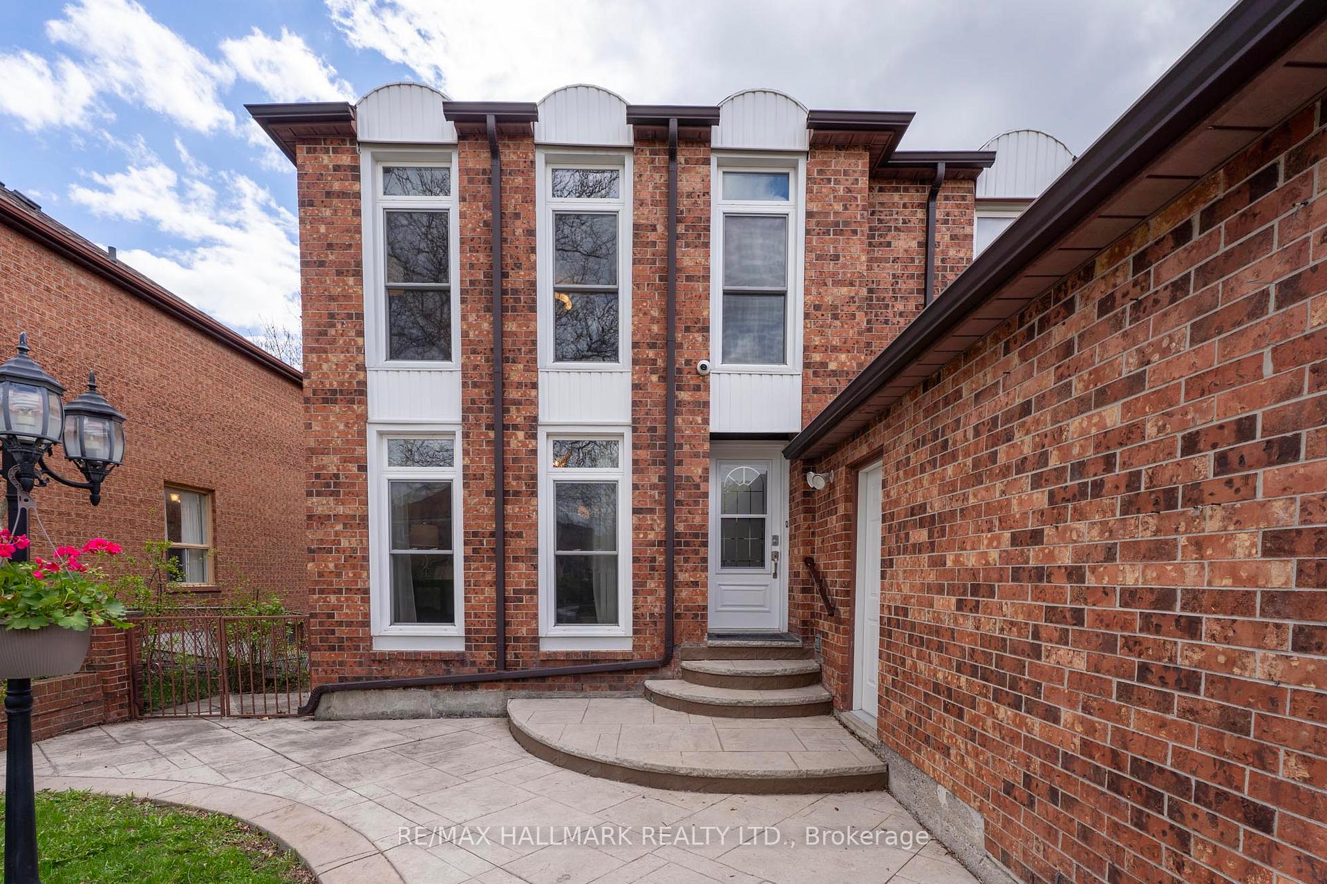 Photo 3 of 58 Alexis Road, Markham, Thornlea — HOMEH