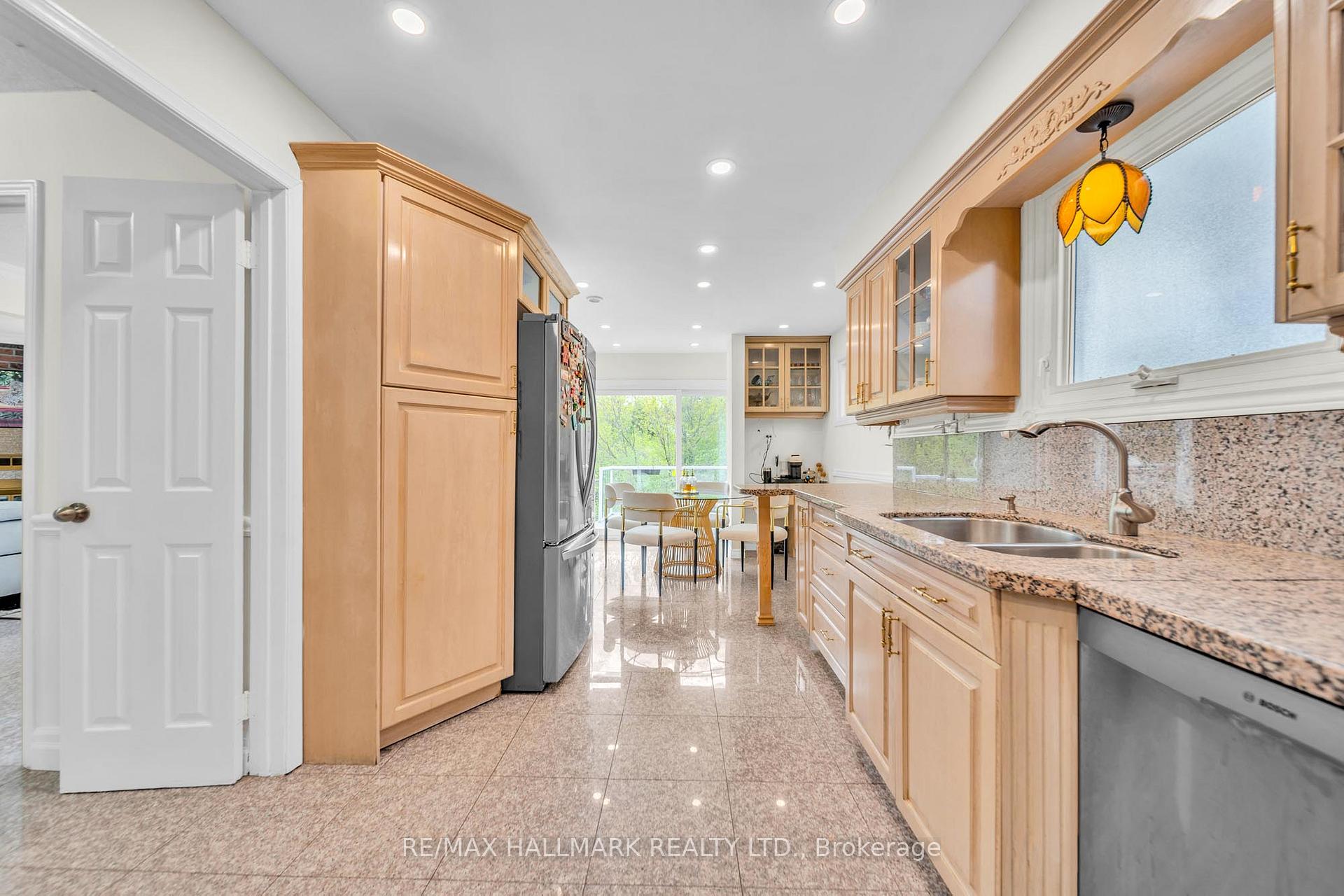 Photo 11 of 58 Alexis Road, Markham, Thornlea — HOMEH