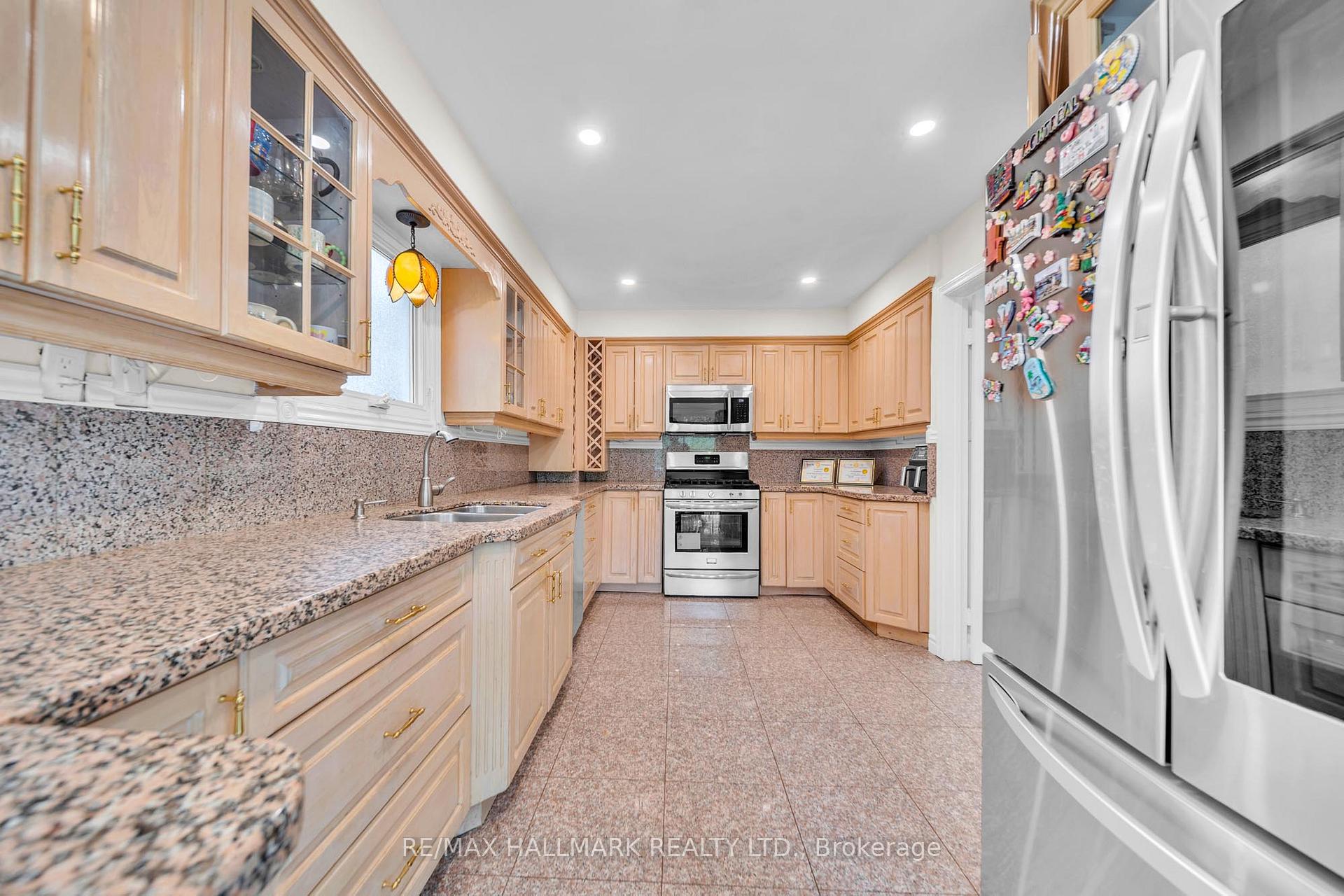 Photo 12 of 58 Alexis Road, Markham, Thornlea — HOMEH