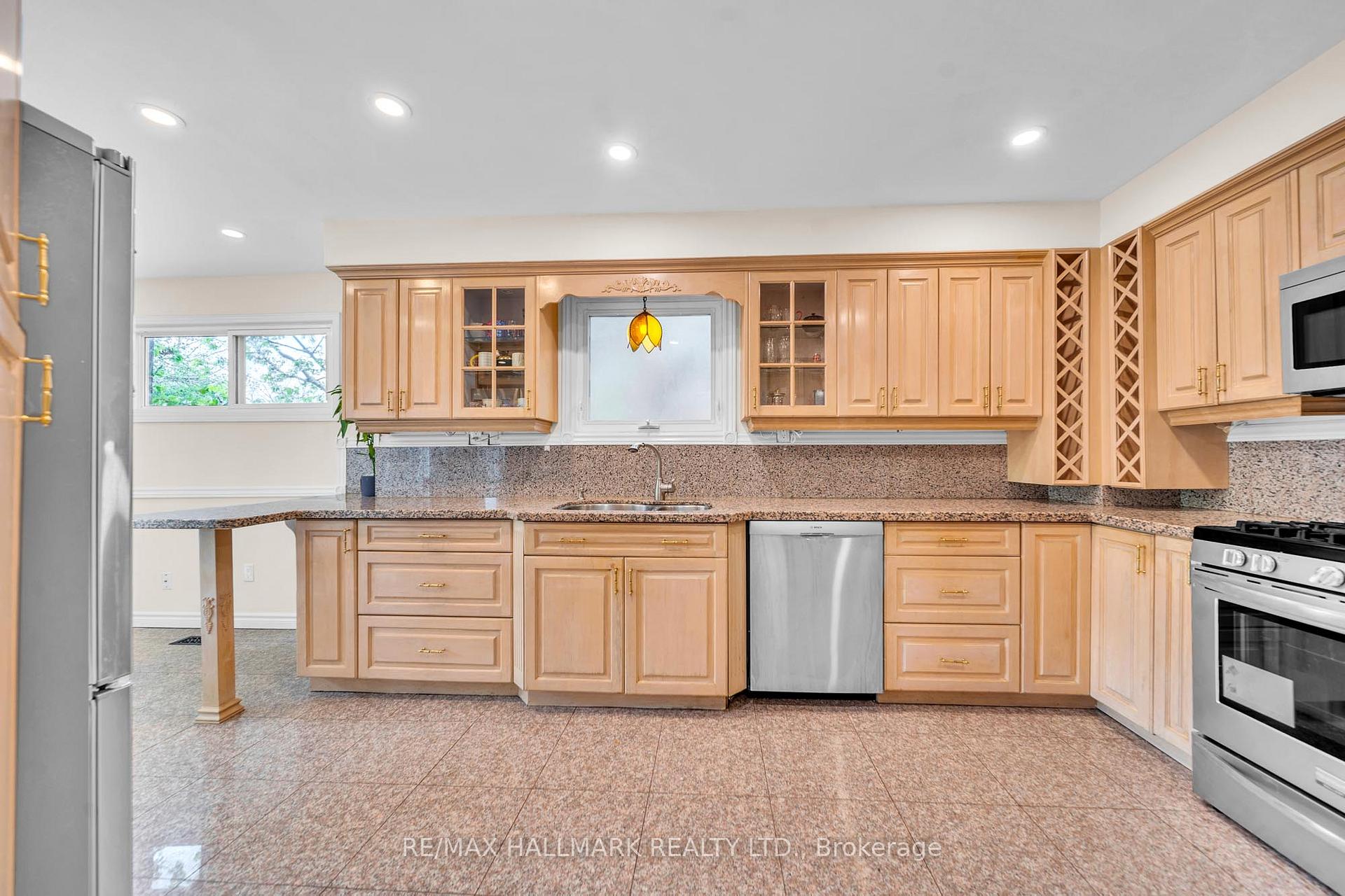 Photo 13 of 58 Alexis Road, Markham, Thornlea — HOMEH
