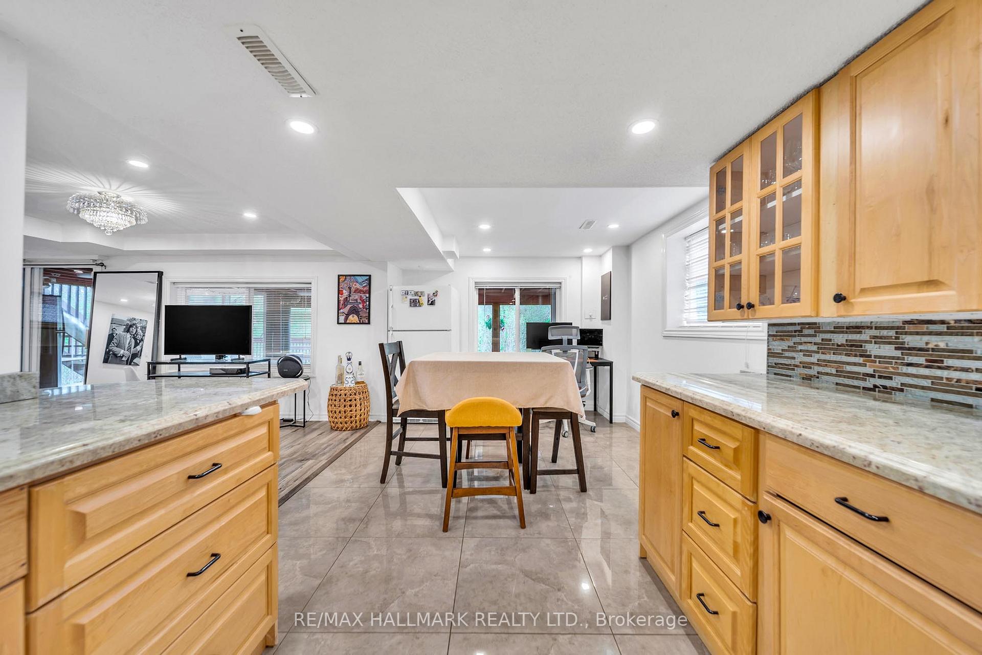 Photo 39 of 58 Alexis Road, Markham, Thornlea — HOMEH