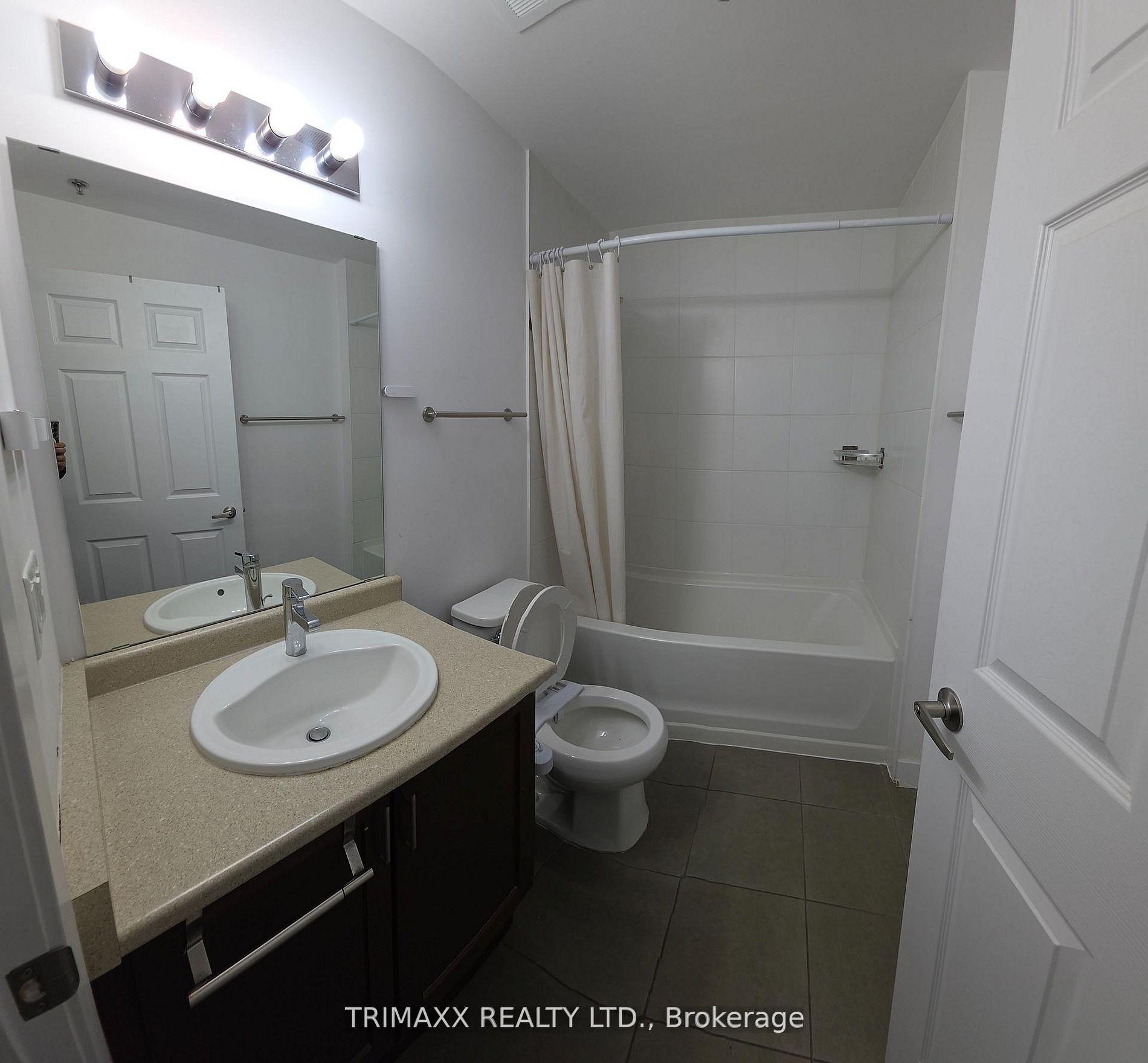 Photo 15 of 2486 Old Bronte Road, Oakville, Westmount — HOMEH