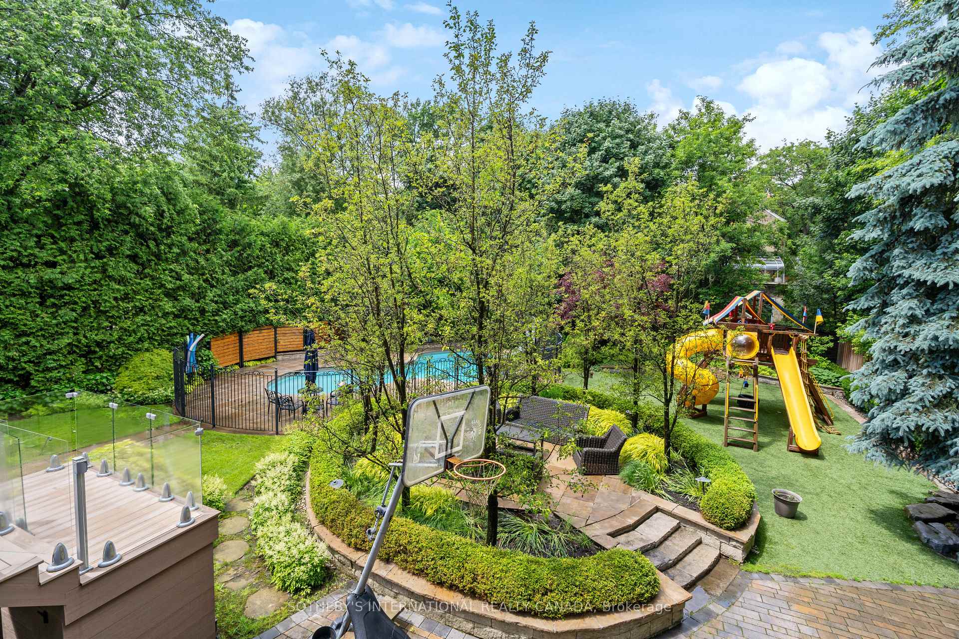 Photo 3 of 113 Coldstream Avenue, Toronto, Lawrence Park South — HOMEH
