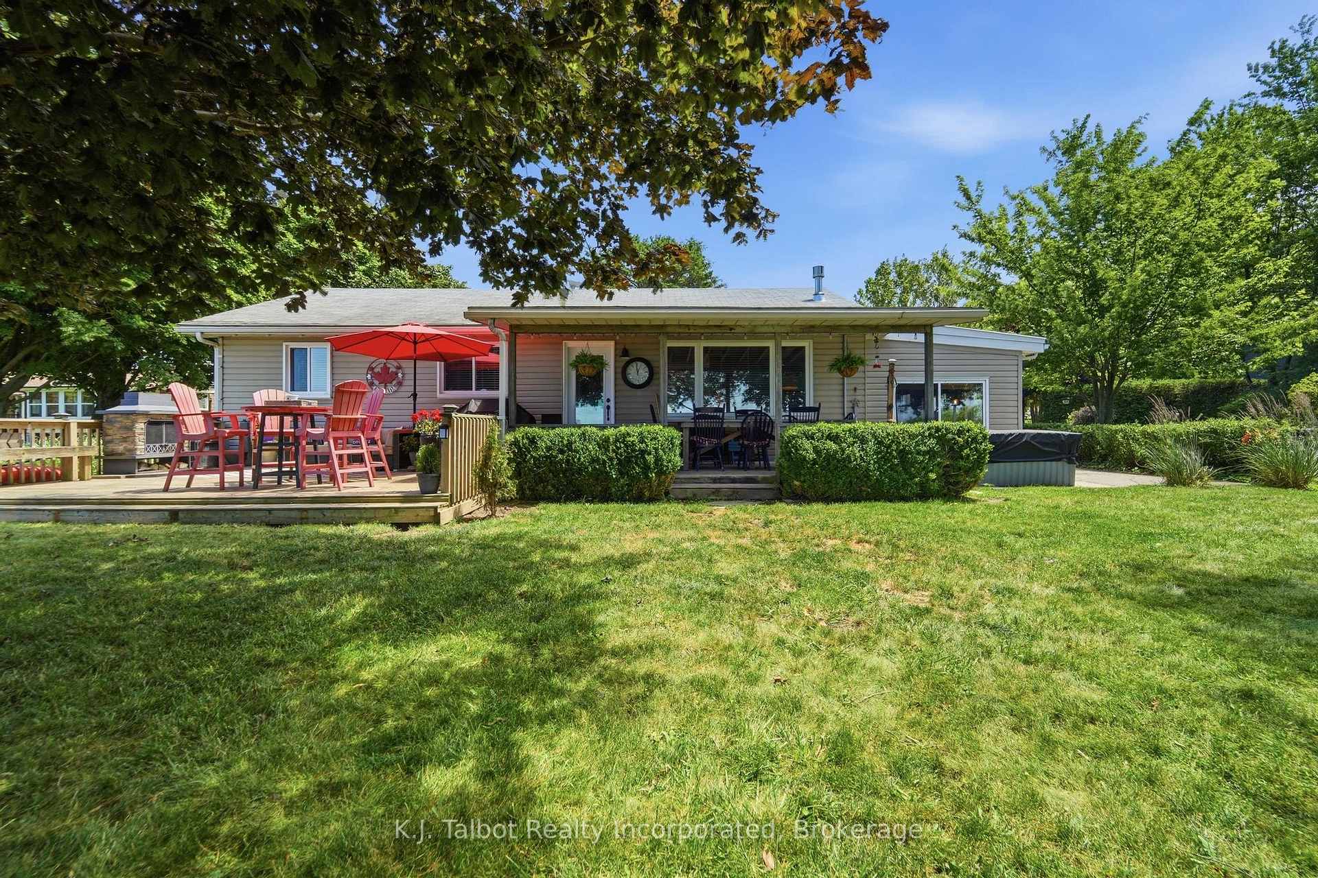 Photo of 72163 Lakeshore Drive N