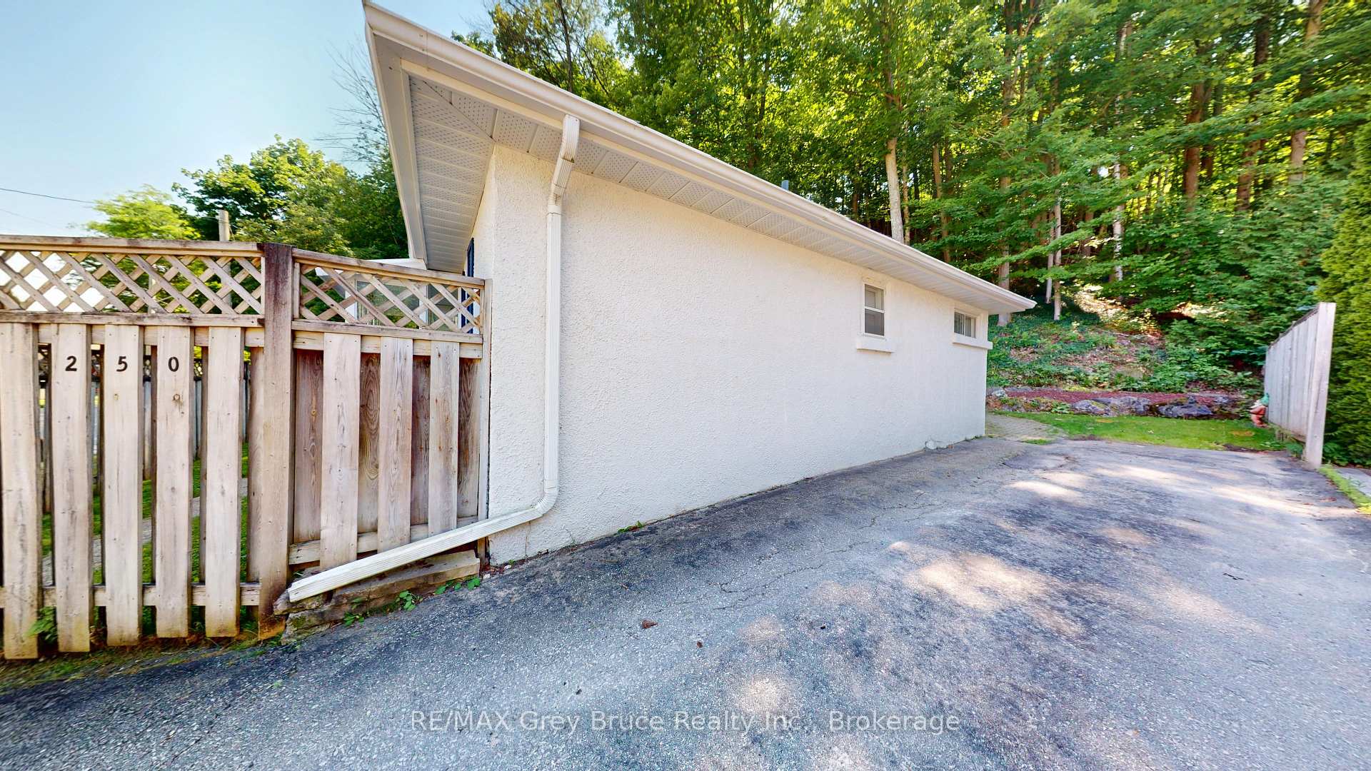 Photo 15 of 250 2nd Avenue E, Owen Sound — HOMEH