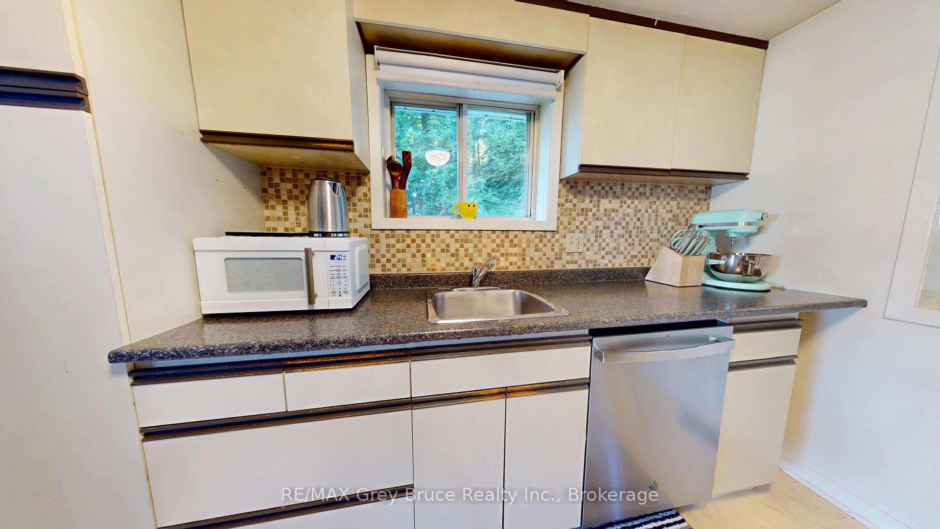 Photo 19 of 250 2nd Avenue E, Owen Sound — HOMEH
