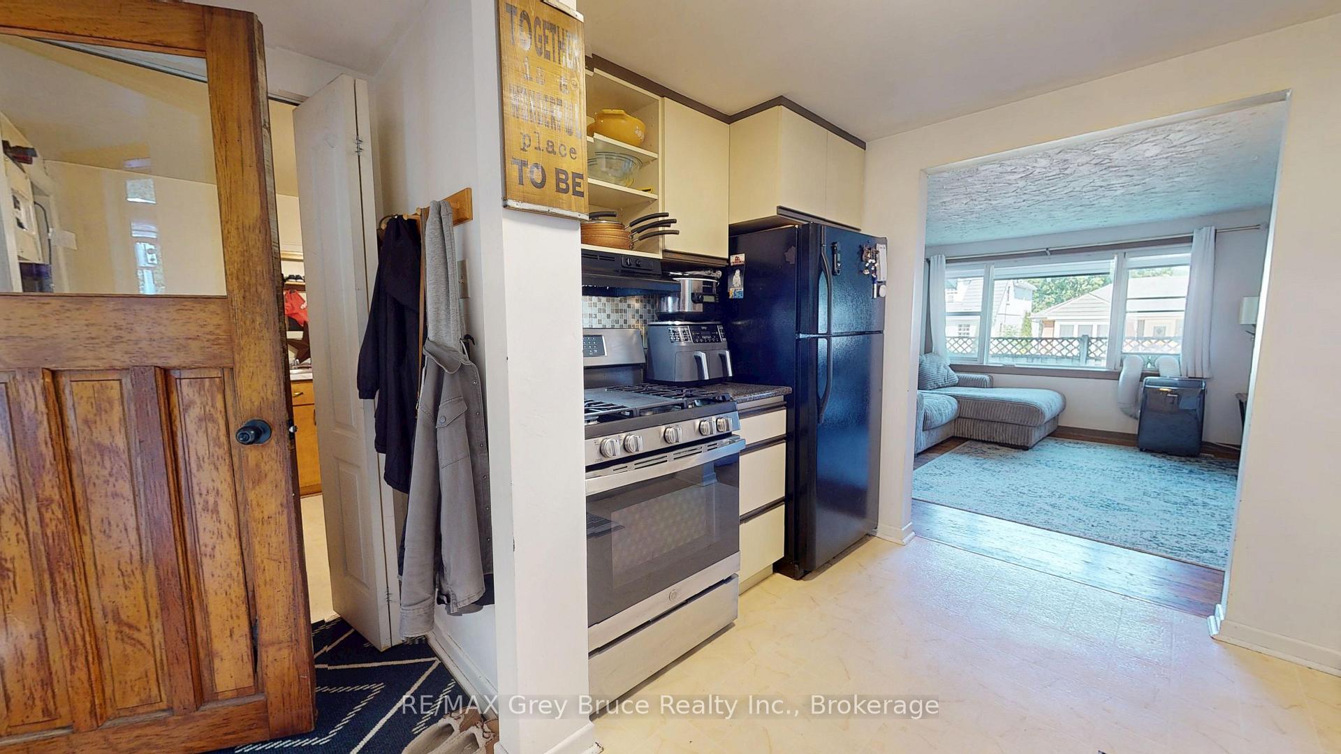Photo 20 of 250 2nd Avenue E, Owen Sound — HOMEH
