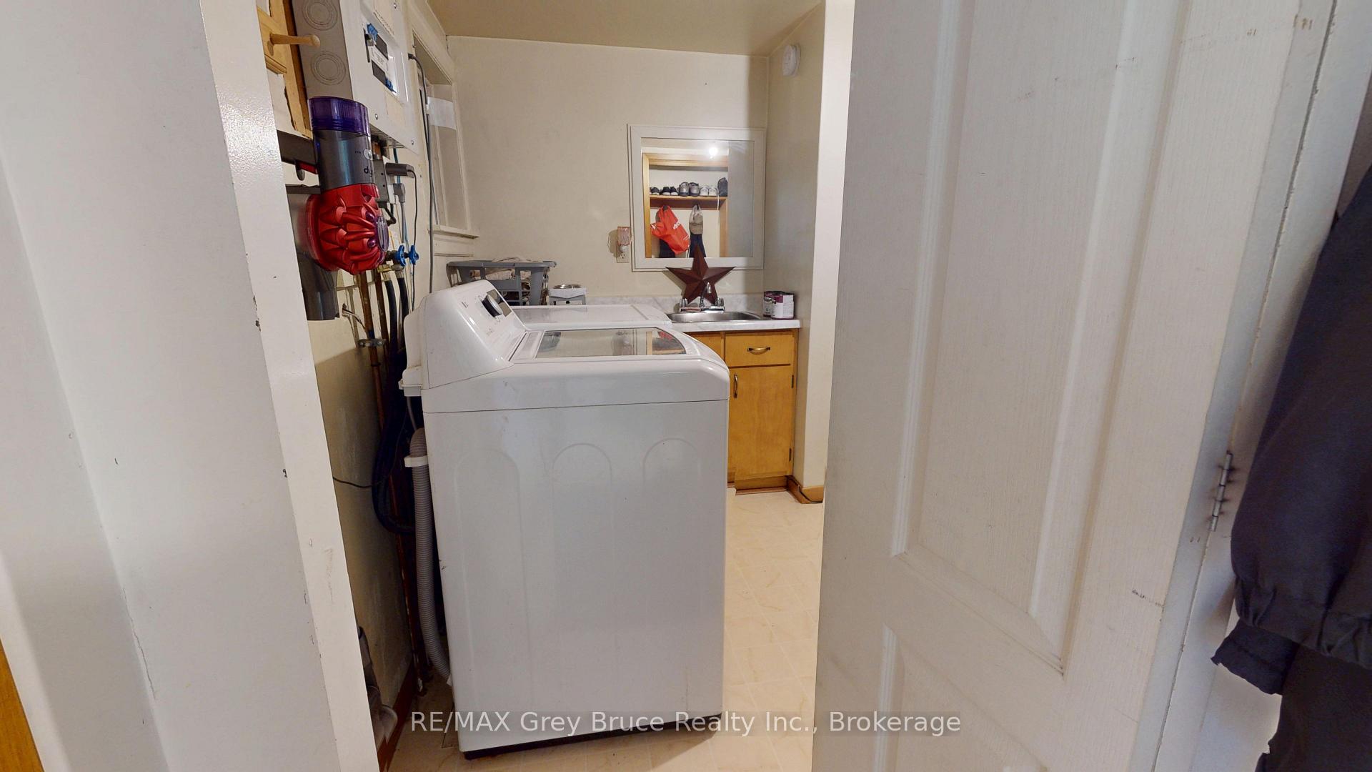 Photo 23 of 250 2nd Avenue E, Owen Sound — HOMEH