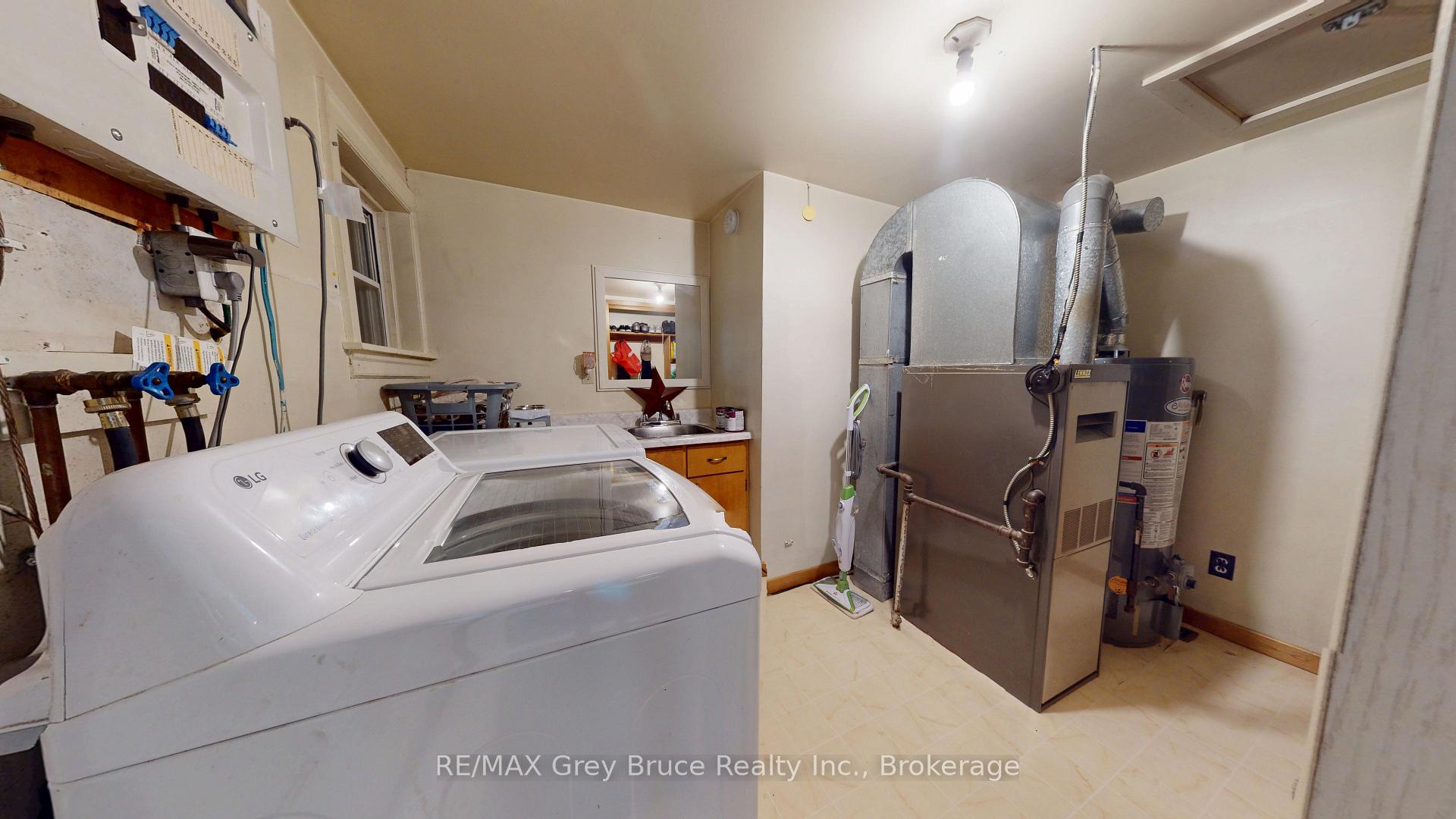 Photo 24 of 250 2nd Avenue E, Owen Sound — HOMEH