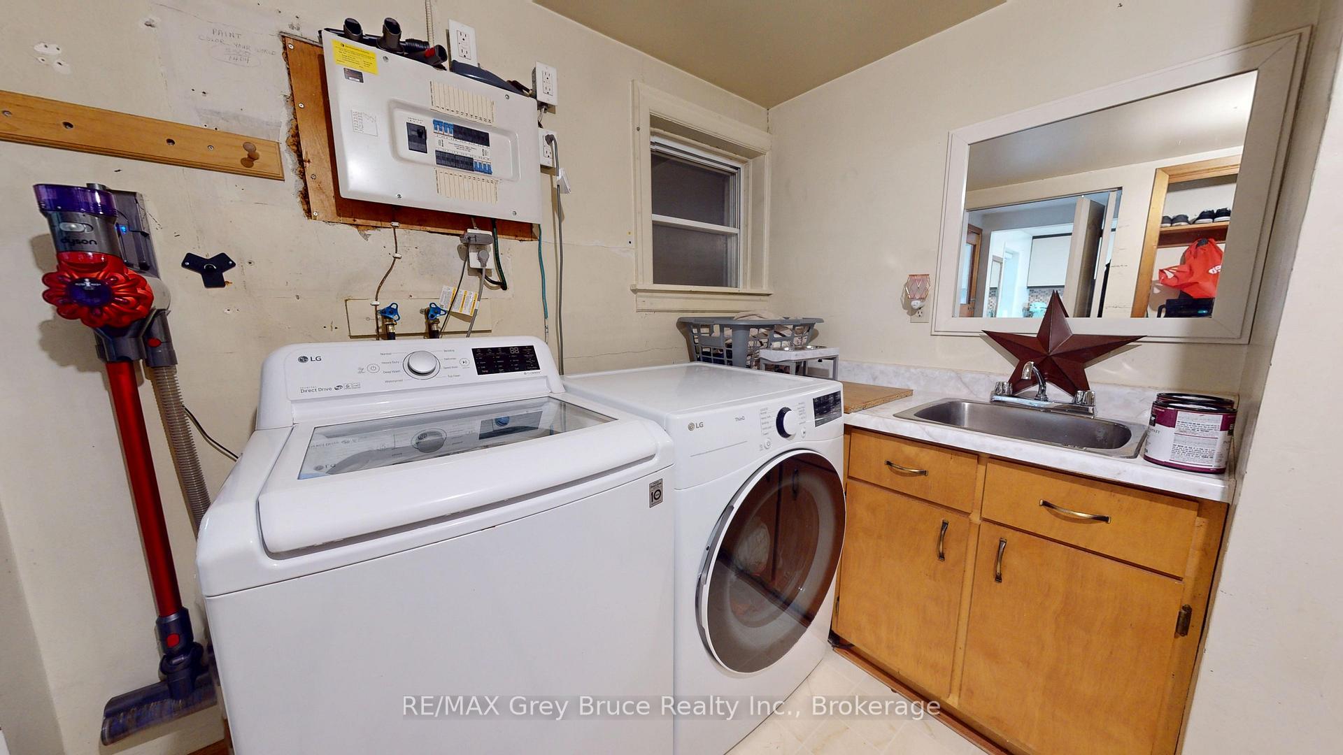 Photo 25 of 250 2nd Avenue E, Owen Sound — HOMEH