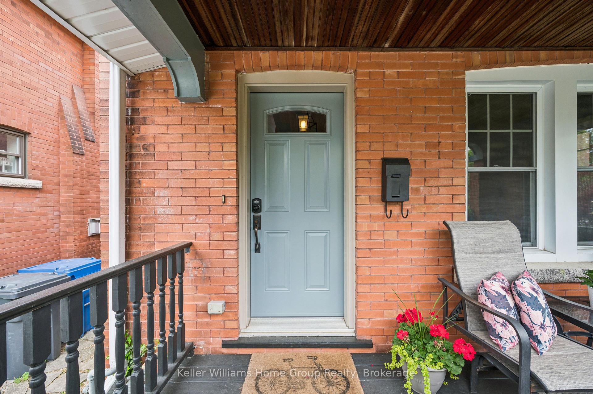 Photo 7 of 16 Glasgow Street N, Guelph, Downtown — HOMEH